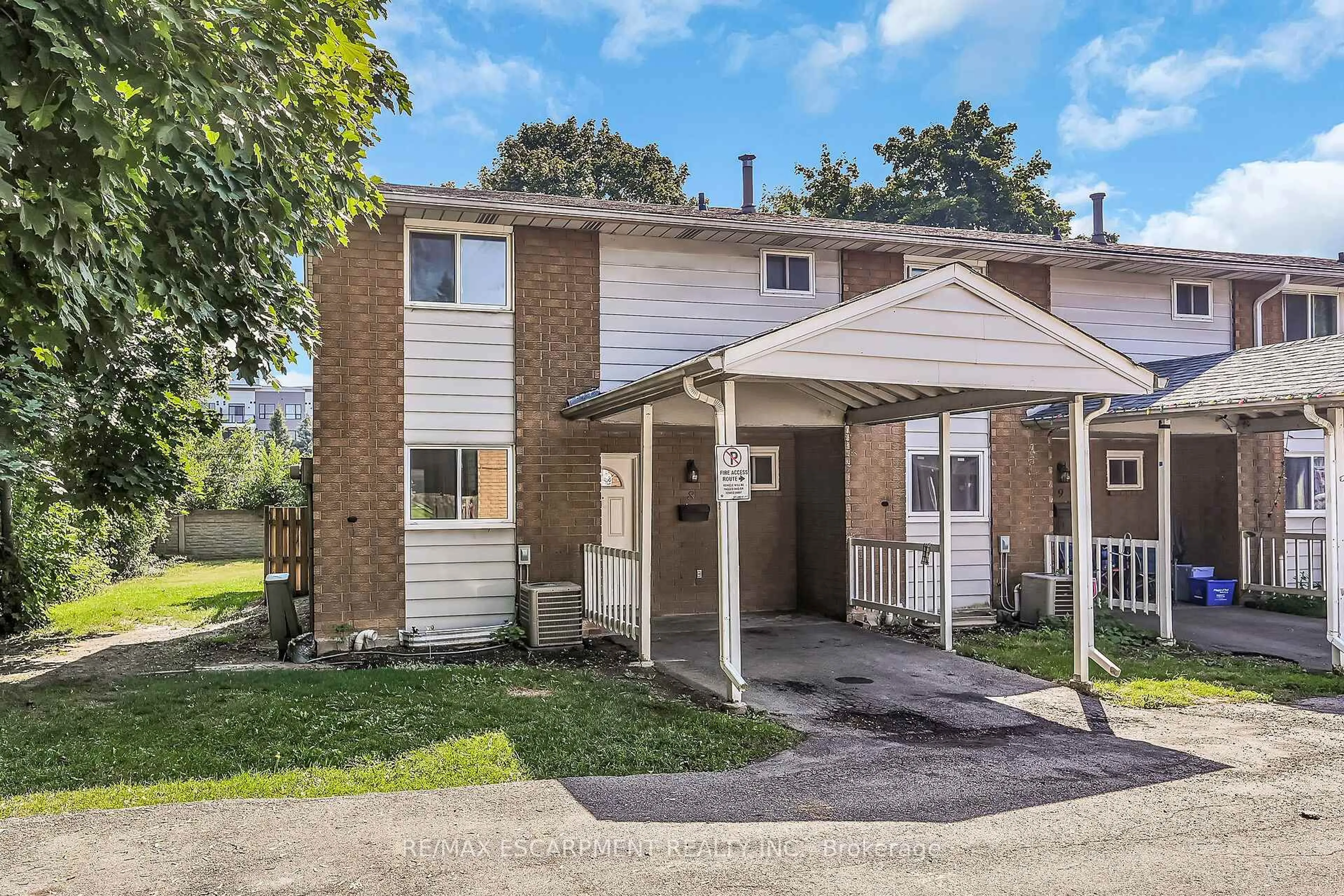 Unknown for 125 Limeridge Rd #8, Hamilton Ontario L9C 2V3