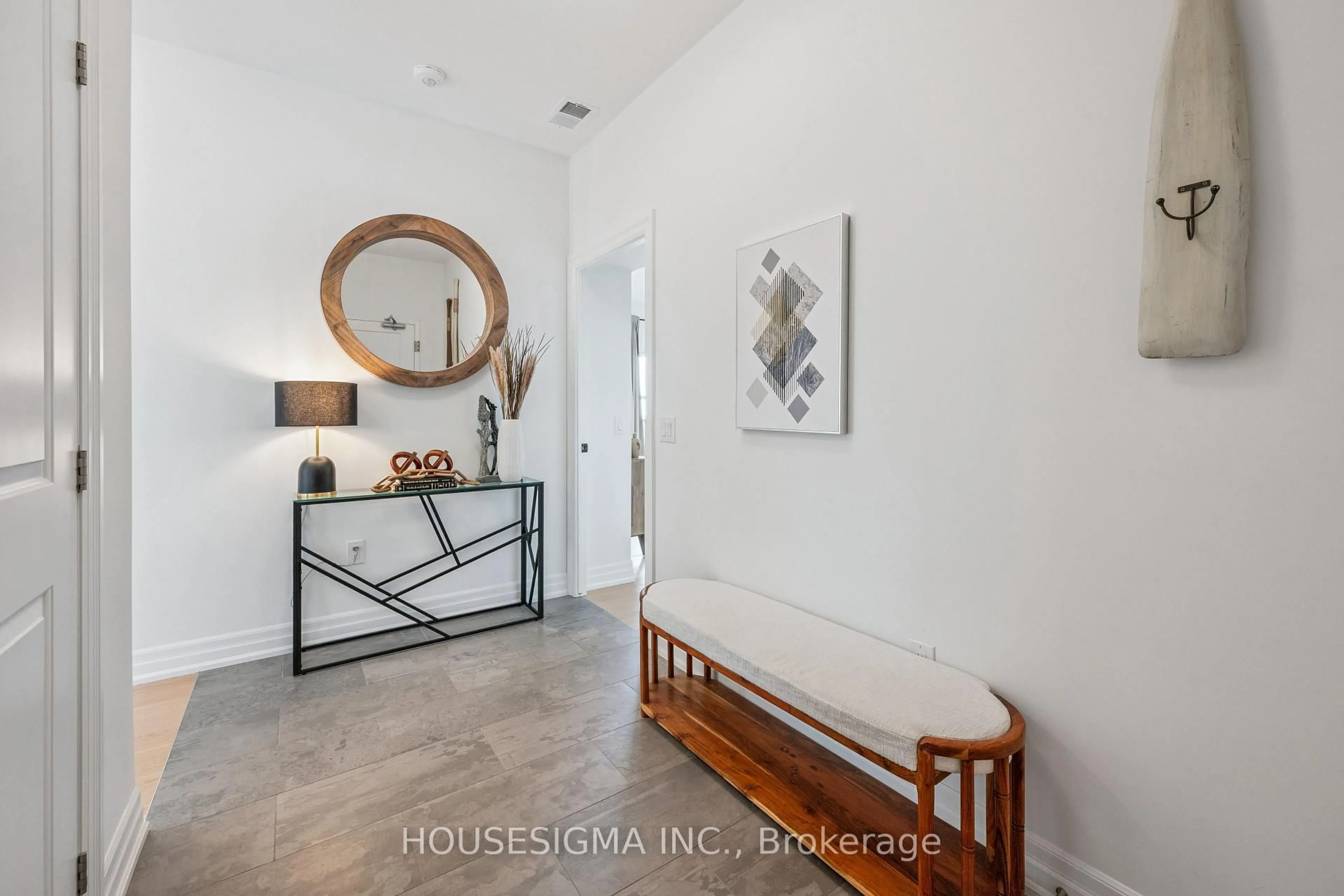 Indoor entryway for 1880 Gordon St #1305, Guelph Ontario N1L 0P5