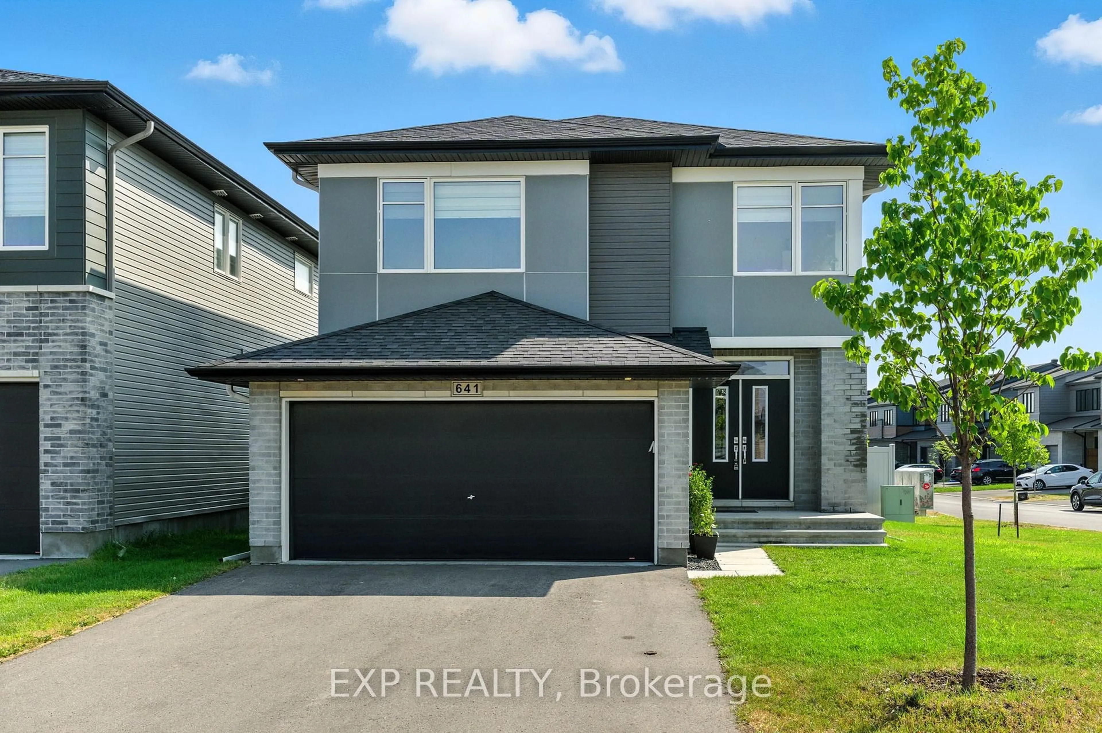 Home with vinyl exterior material, street for 641 Rouncey Rd, Ottawa Ontario K2V 0P4