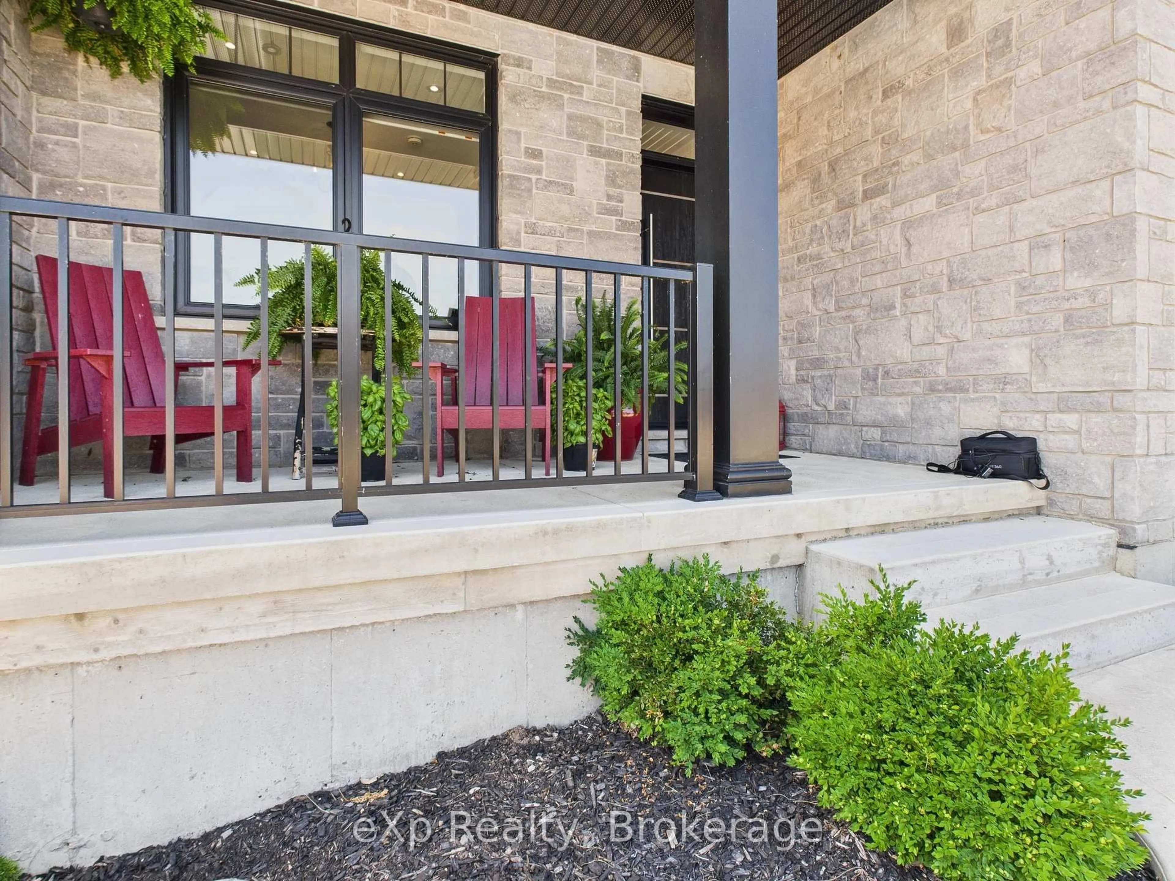 Indoor entryway for 356 Devonshire Rd, Saugeen Shores Ontario N0H 2C3