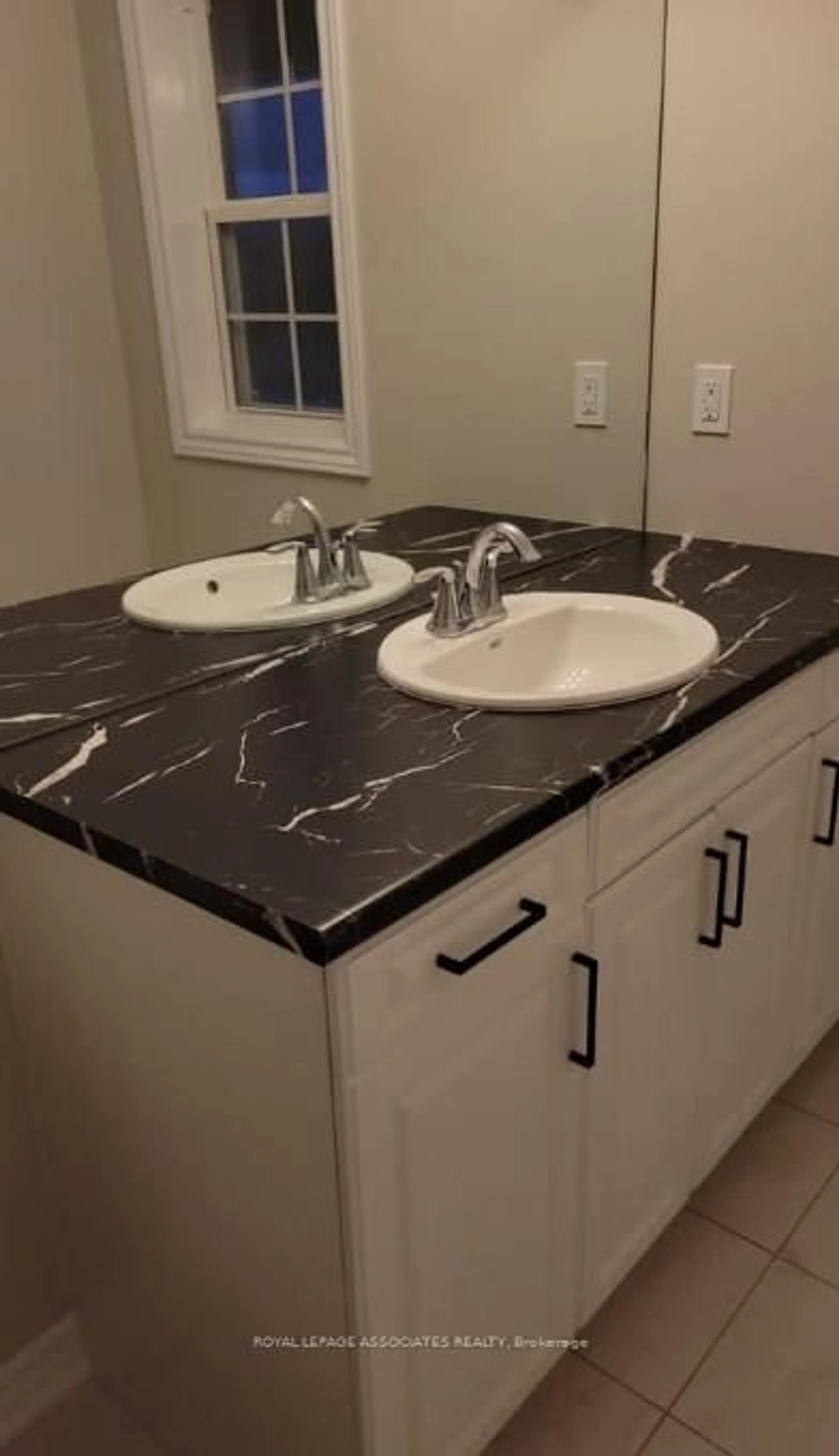 Contemporary bathroom, ceramic/tile floor for 516 Joseph Gale St, Cobourg Ontario K9A 3L4