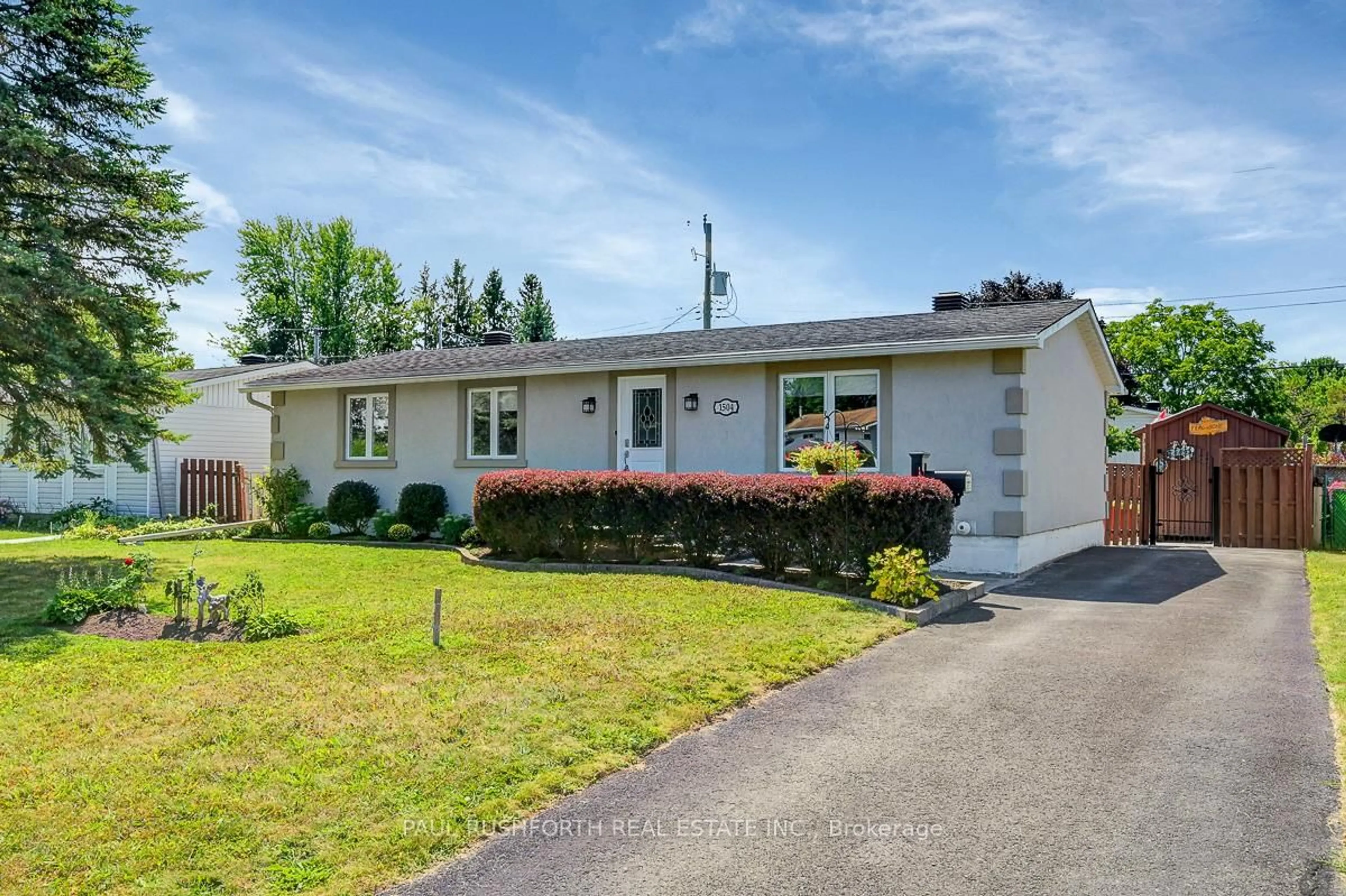 Home with vinyl exterior material, street for 1504 Mariette St, Orleans Ontario K1E 1L2