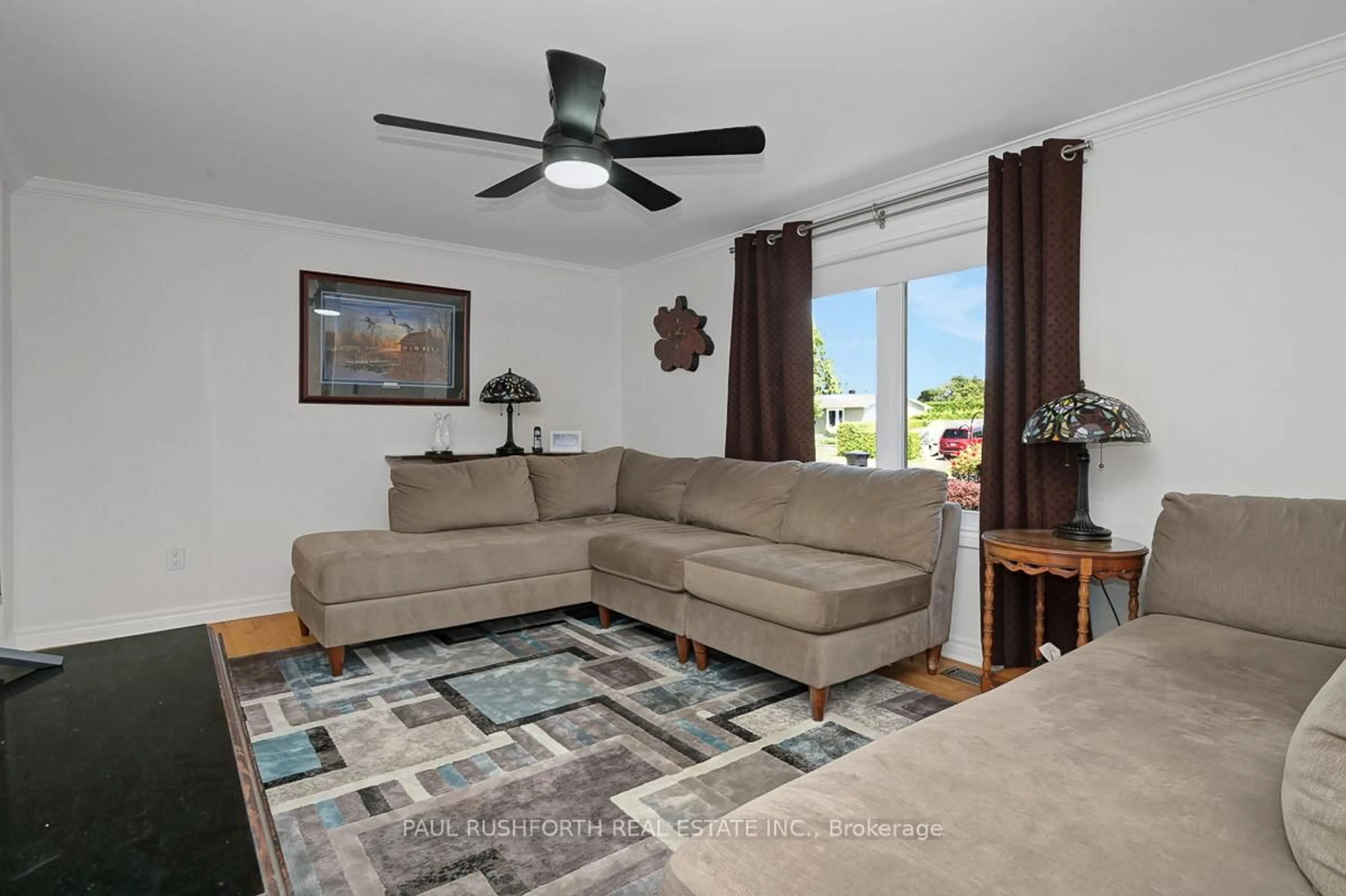 Living room with furniture, unknown for 1504 Mariette St, Orleans Ontario K1E 1L2