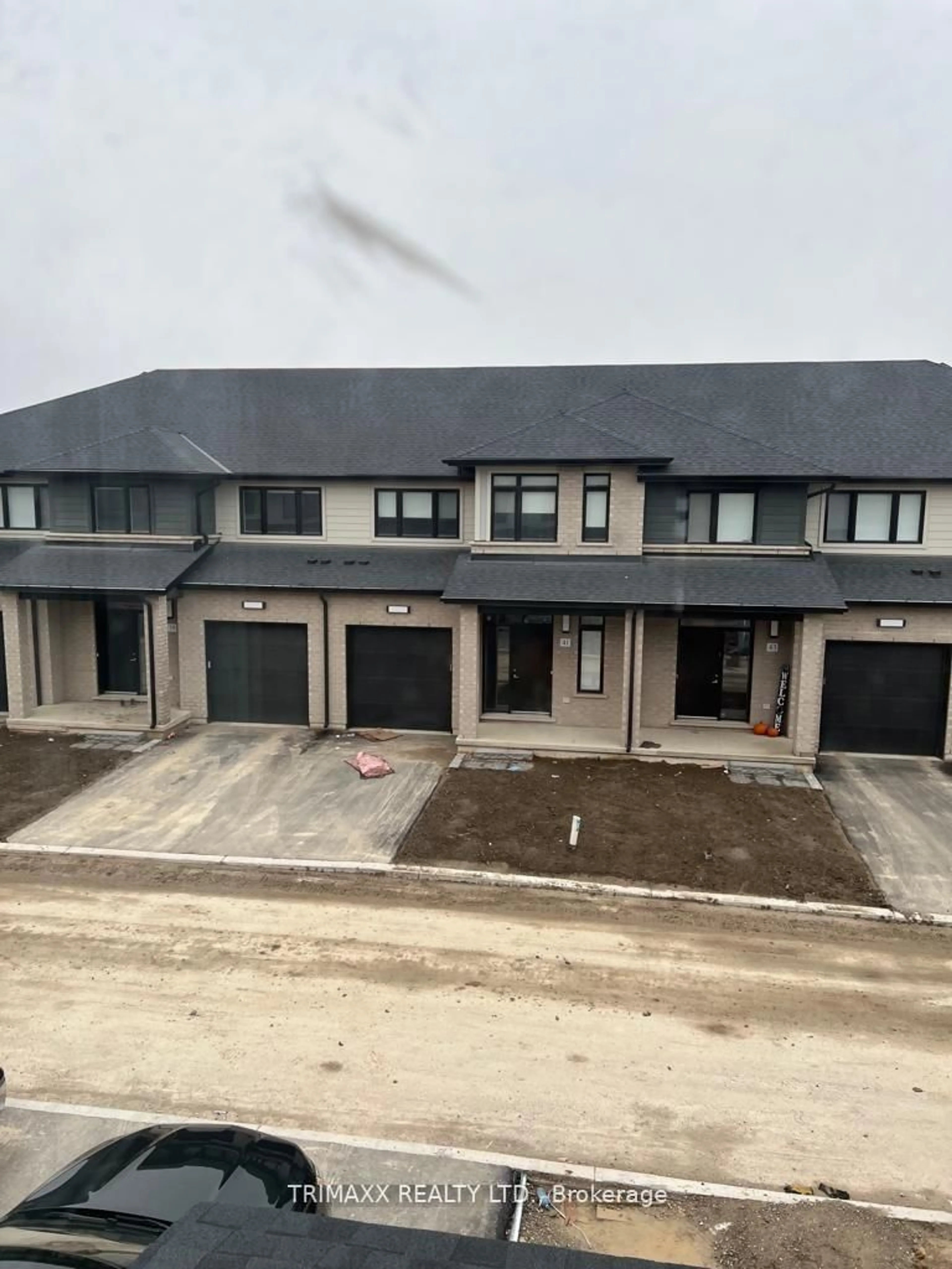 A pic from outside/outdoor area/front of a property/back of a property/a pic from drone, building for 3635 Southbridge Ave #46, London South Ontario N6L 1K3