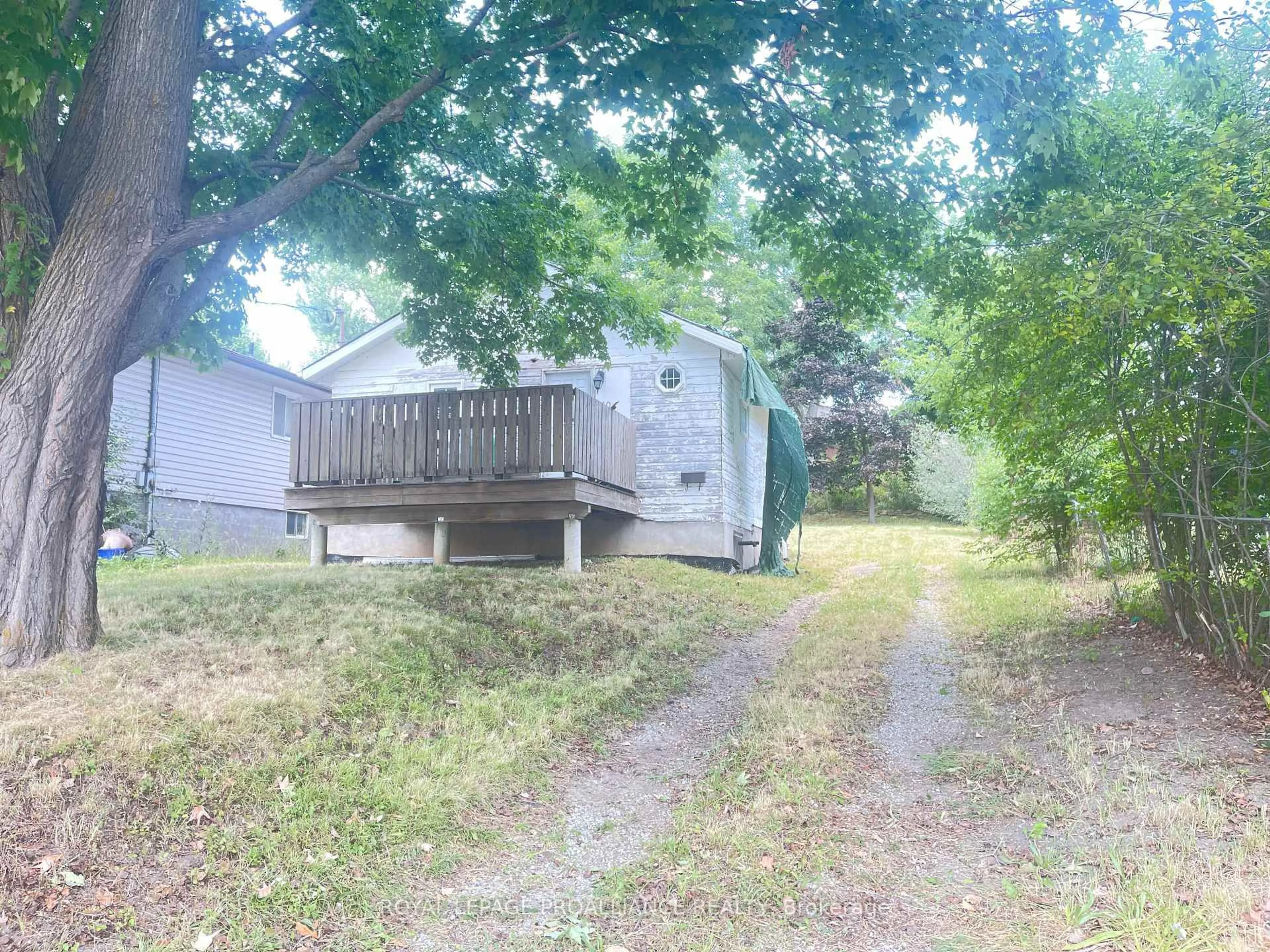 Shed for 440 Bellevue St, Peterborough North Ontario K9H 5G6