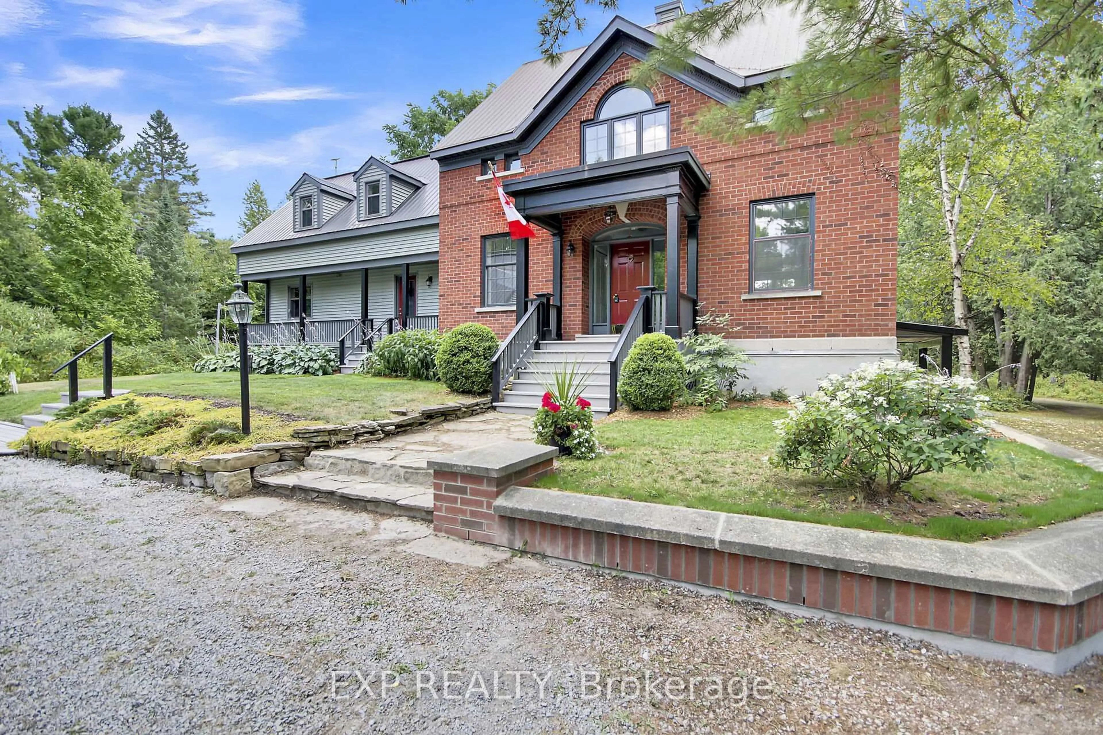 Home with brick exterior material, street for 3554 Vaughan Side Rd, Carp Ontario K0A 1L0