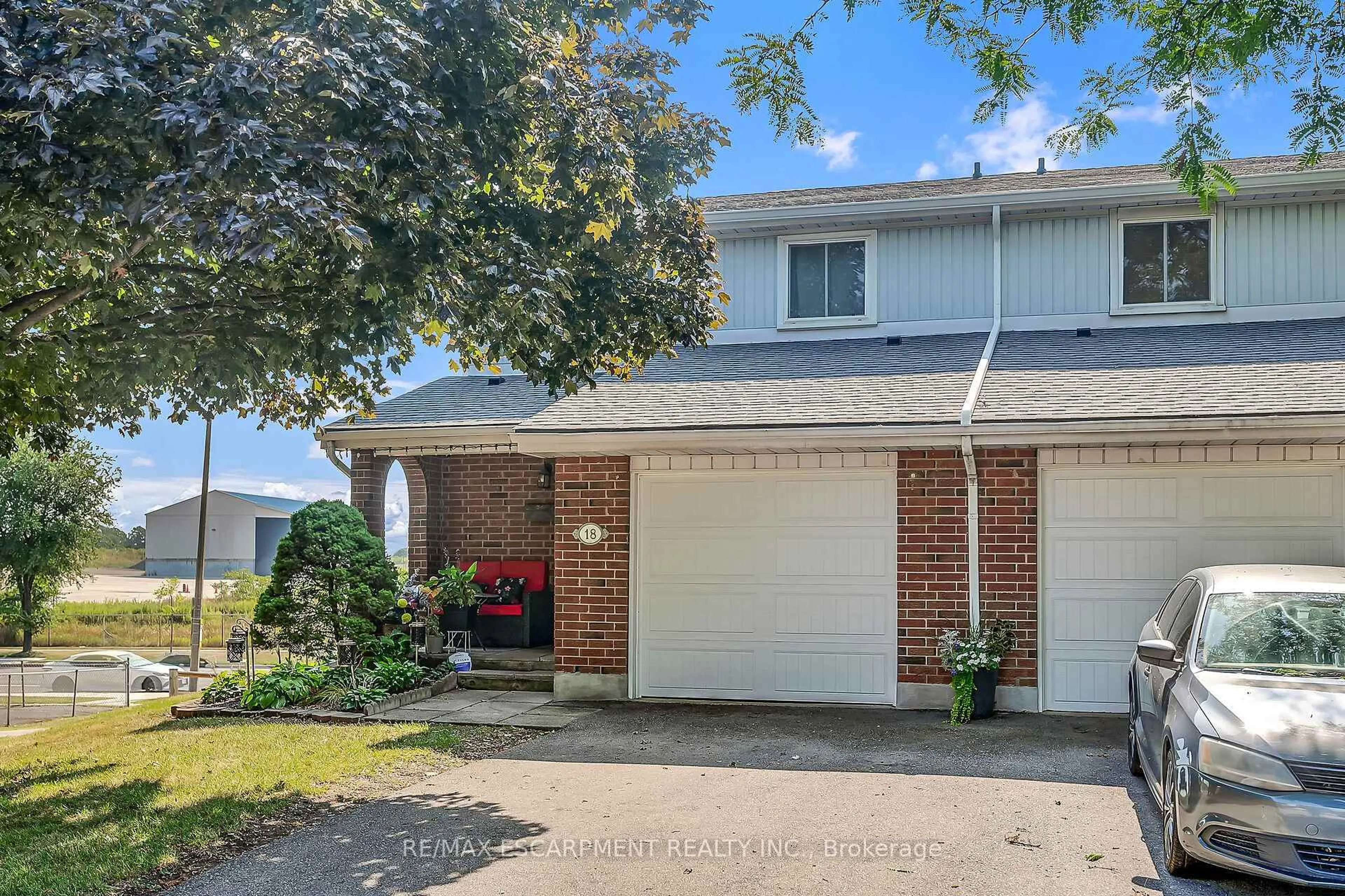 Unknown for 25 Redbury St #18, Hamilton Ontario L8W 1P7