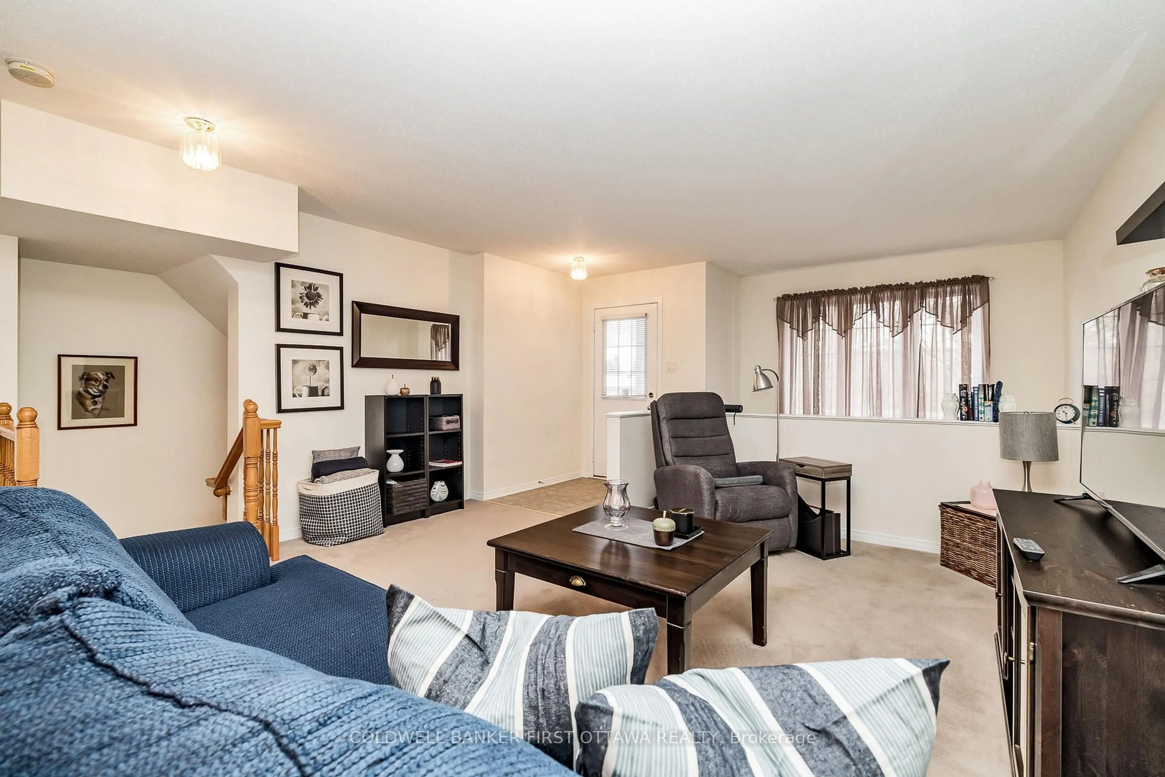 Living room with furniture, unknown for 389 Wiffen Private, Ottawa Ontario K2H 1G4