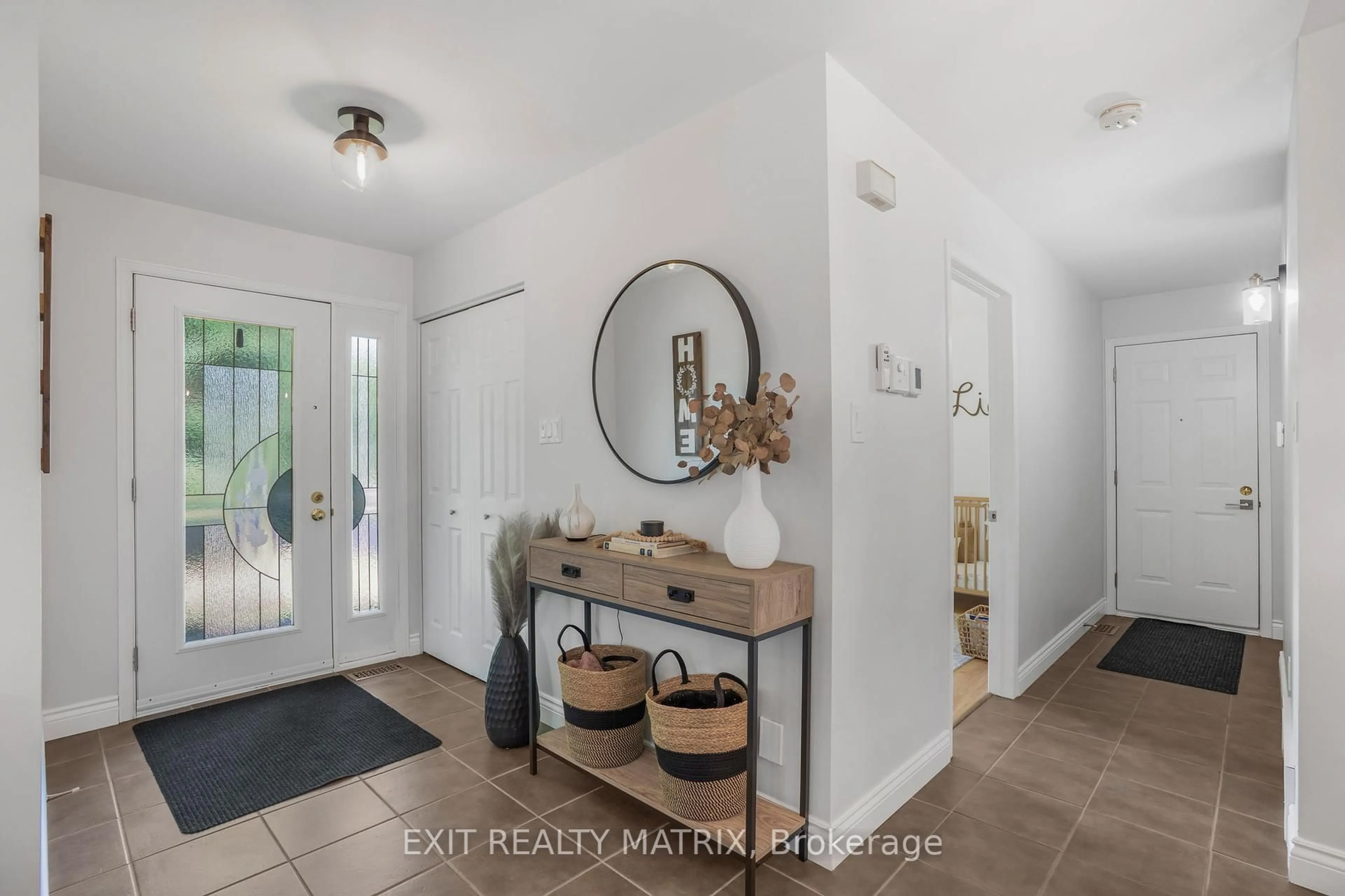 Indoor entryway for 620 Du Parc Rd, Champlain Ontario K0B 1K0