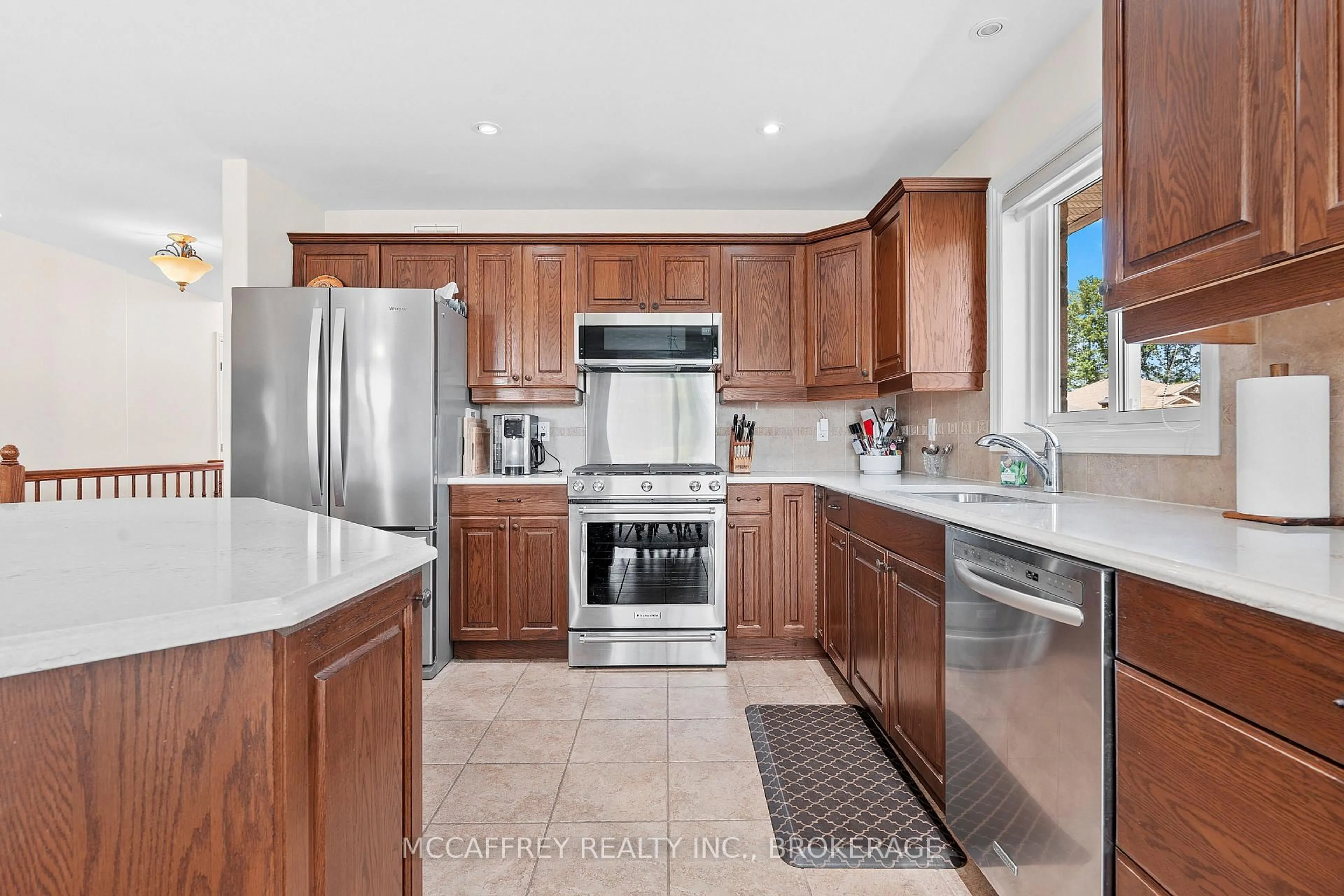Open concept kitchen, ceramic/tile floor for 27 Ashwood Cres, Greater Napanee Ontario K7R 3L1
