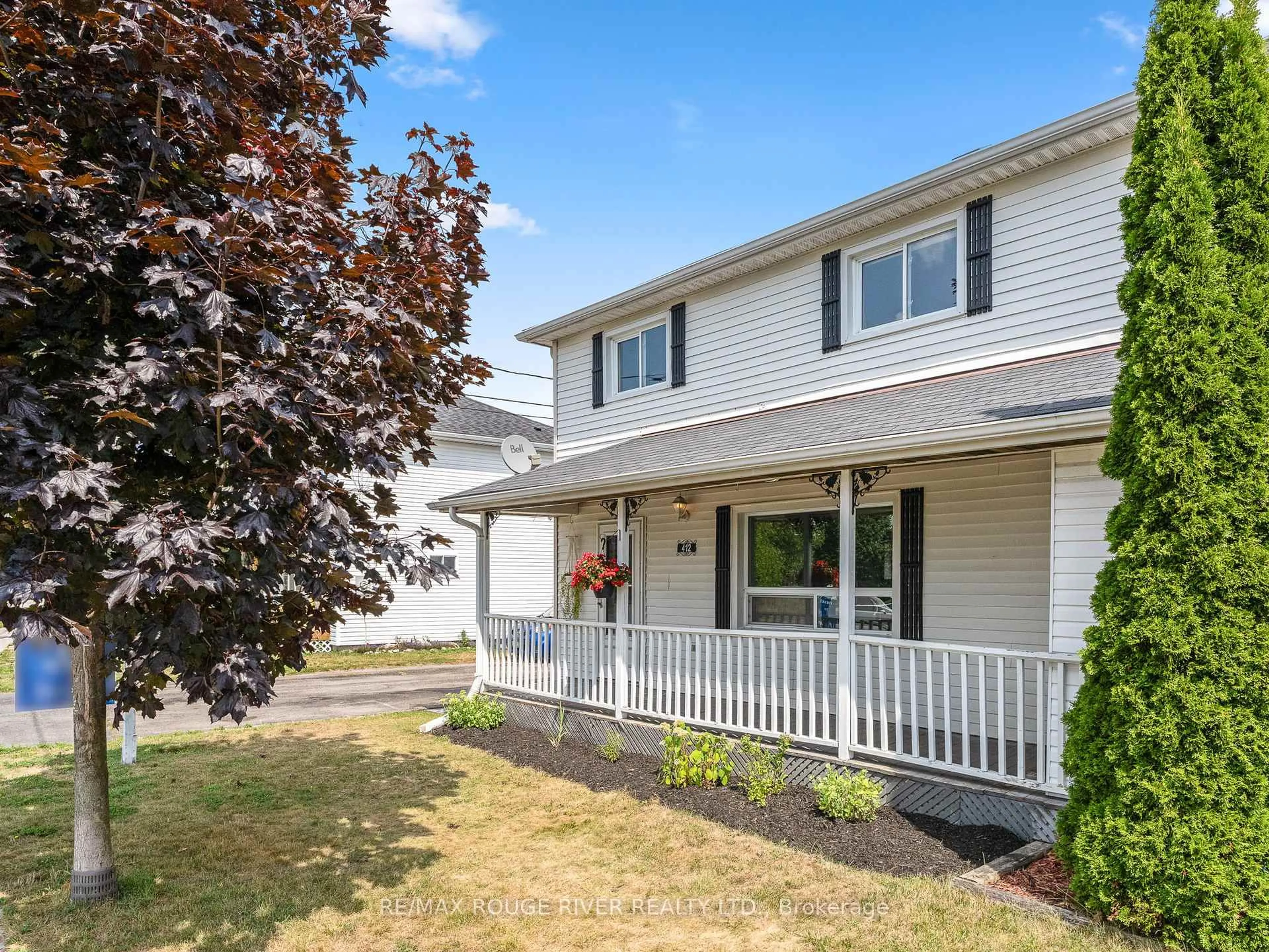 Home with vinyl exterior material, street for 412 Alexandria Dr, Cobourg Ontario K9A 5T1