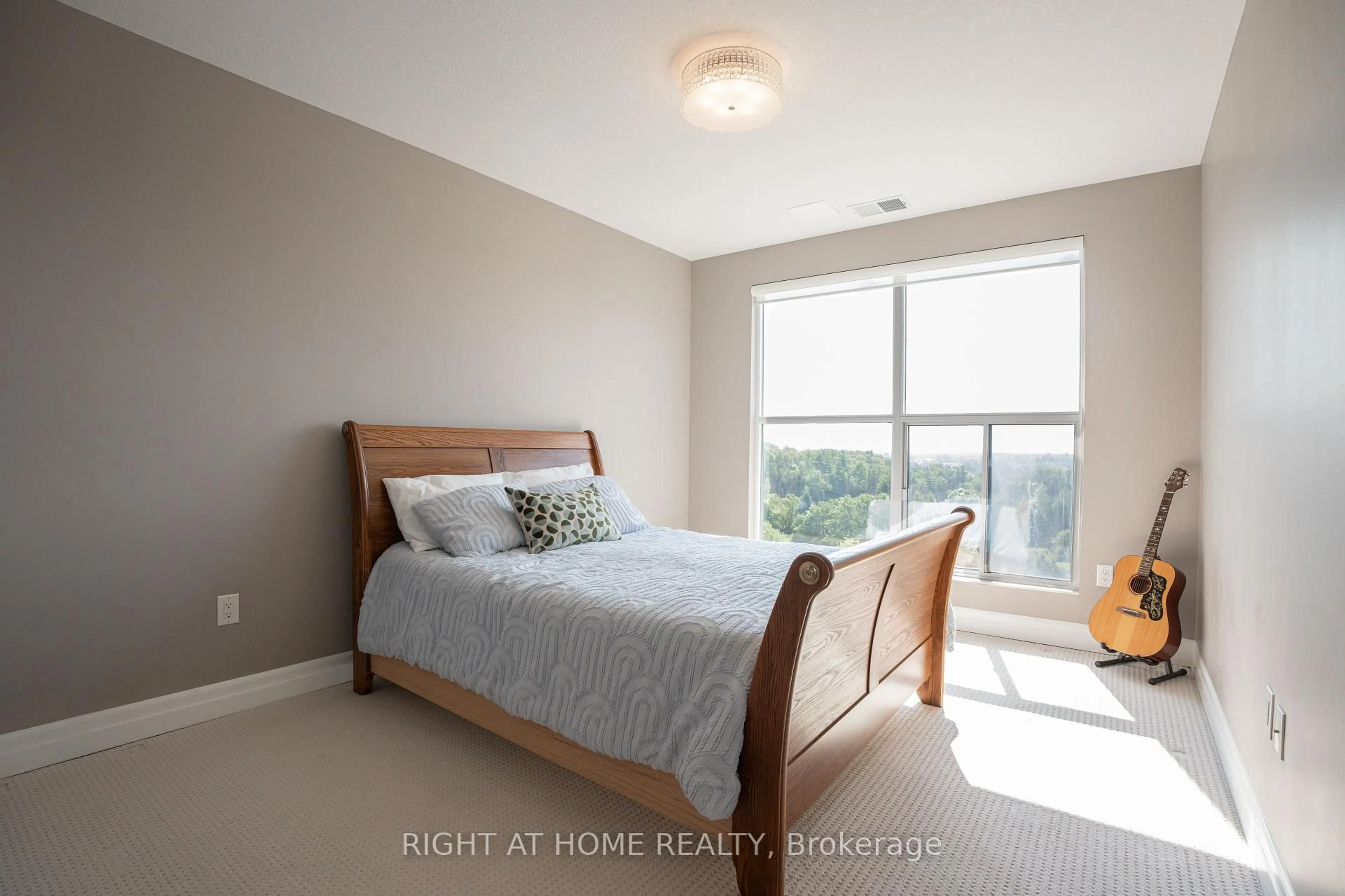 Bedroom with bed, unknown for 1878 Gordon St #812, Guelph Ontario N1L 0P4