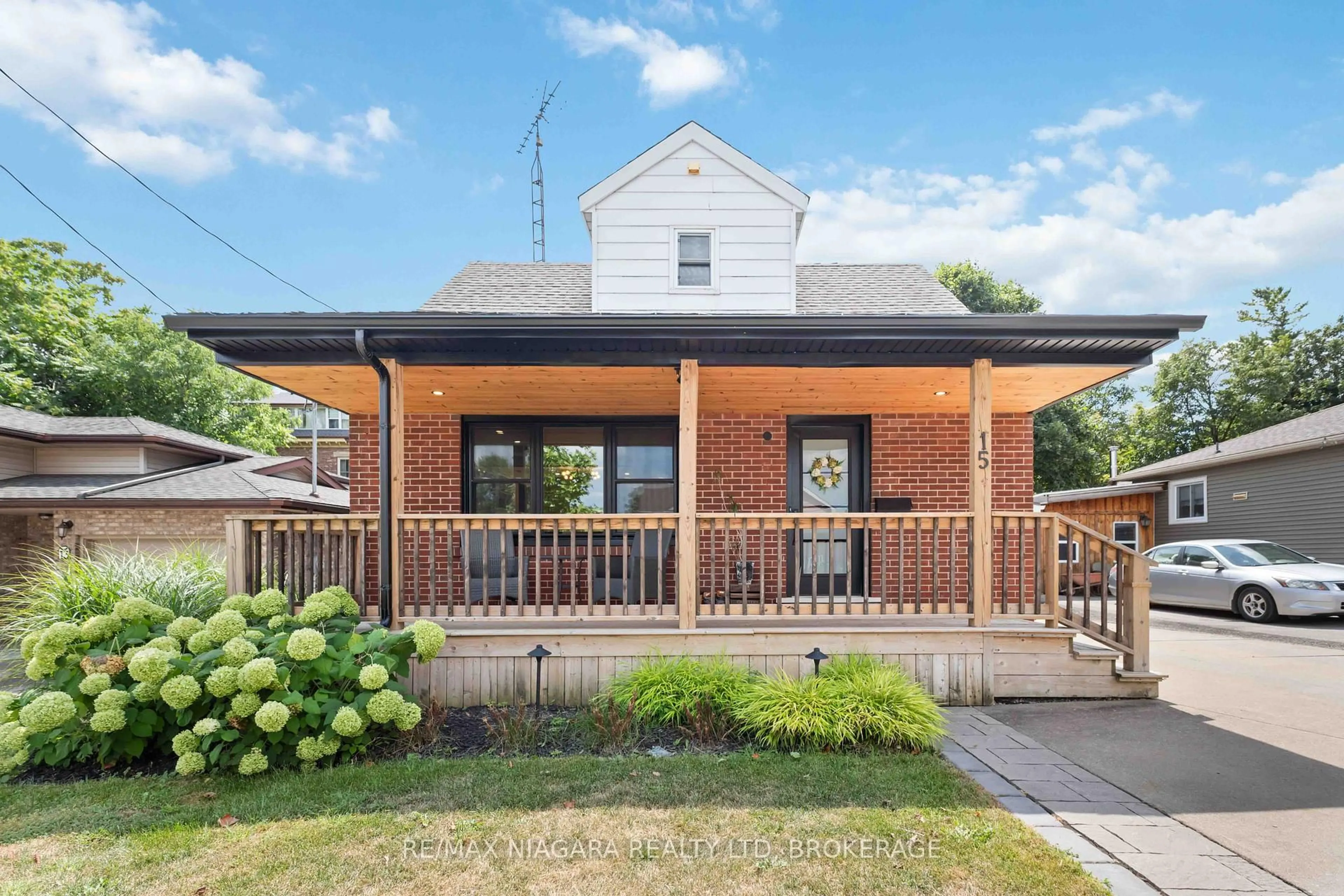 Unknown for 15 Conlon Cres, Thorold Ontario L2V 2M6