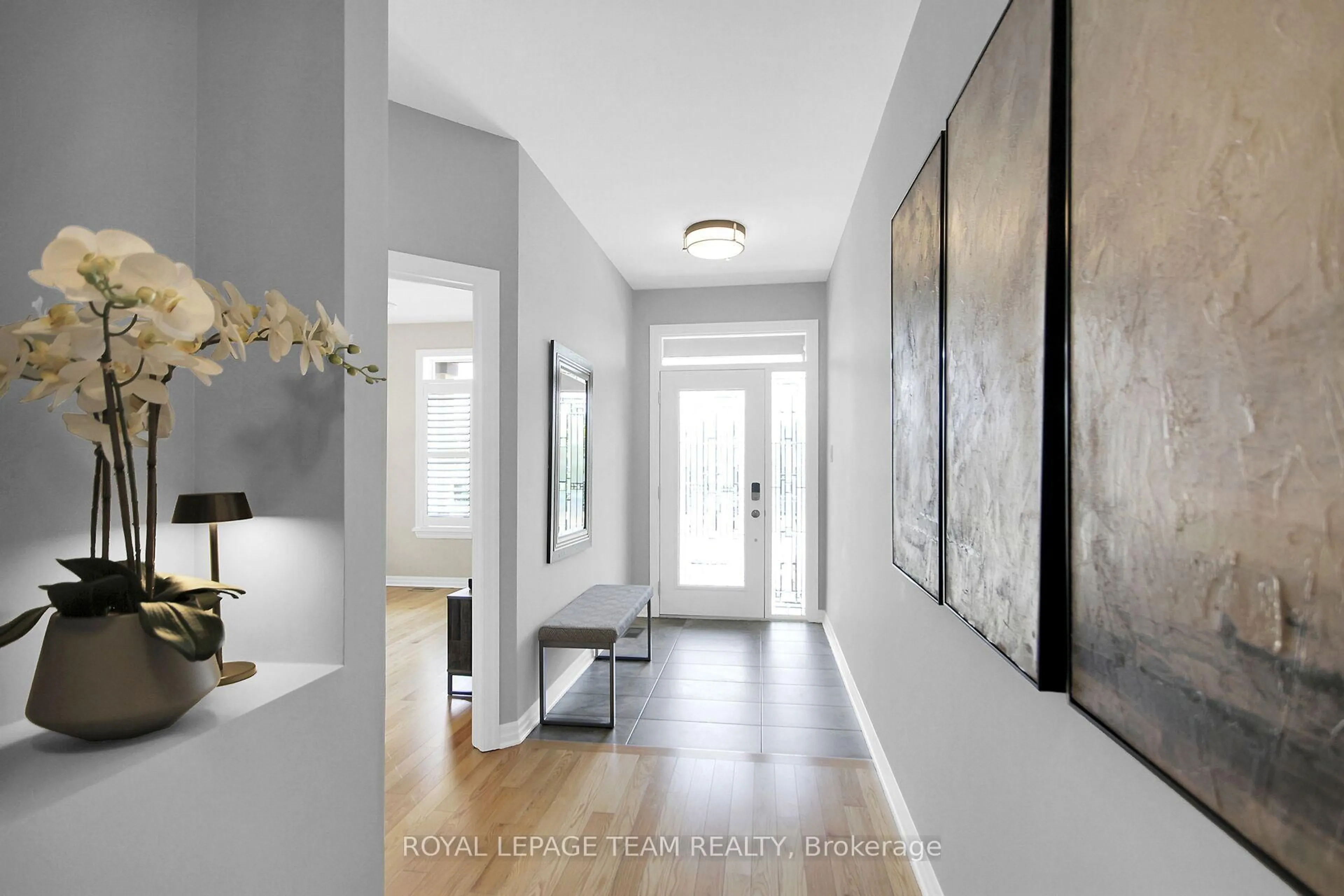 Indoor entryway for 851 Jack Dalgity St, Almonte Ontario K0A 1A0