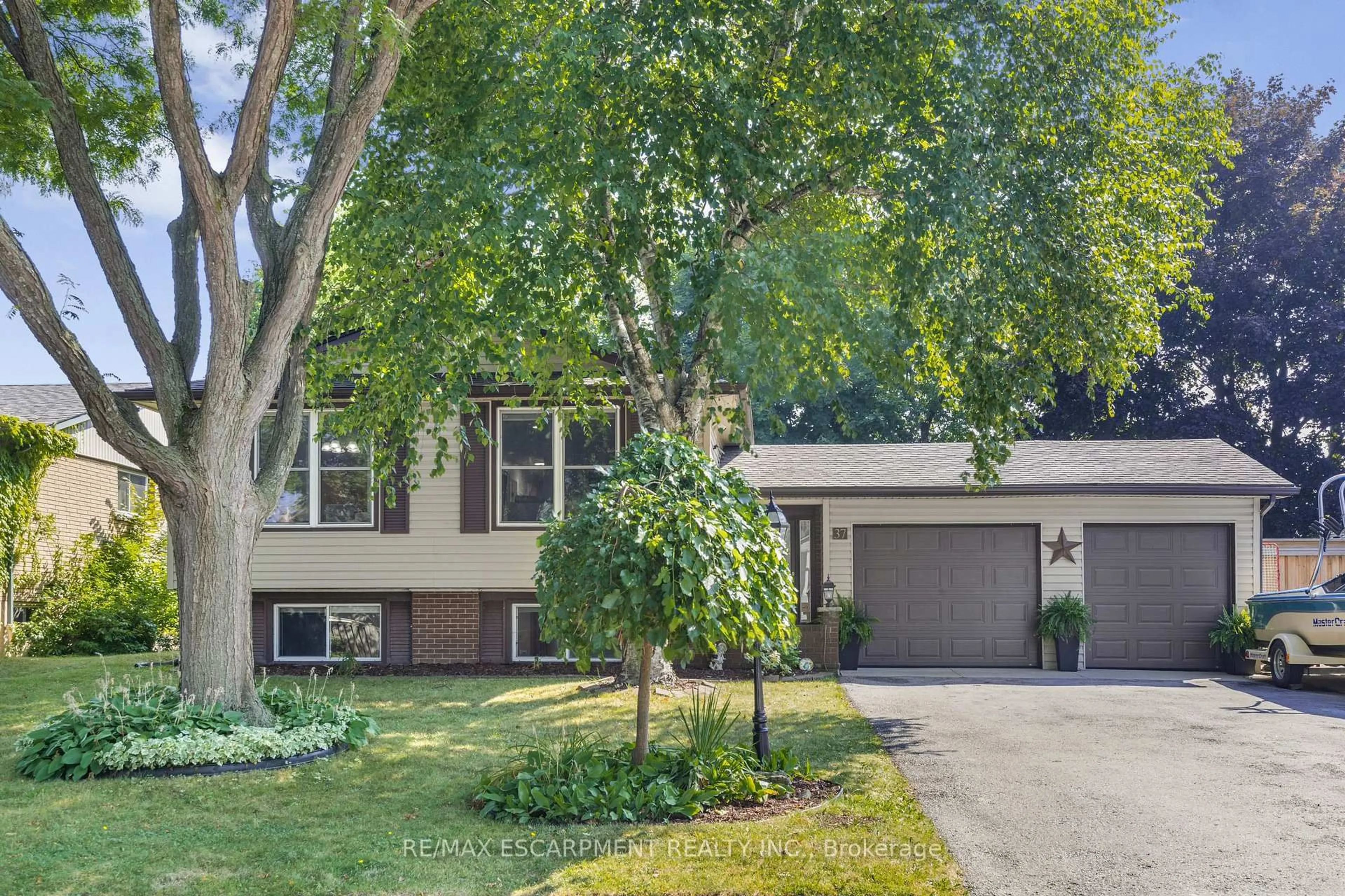 Unknown for 37 Glenvale Dr, Hamilton Ontario L9C 2X5