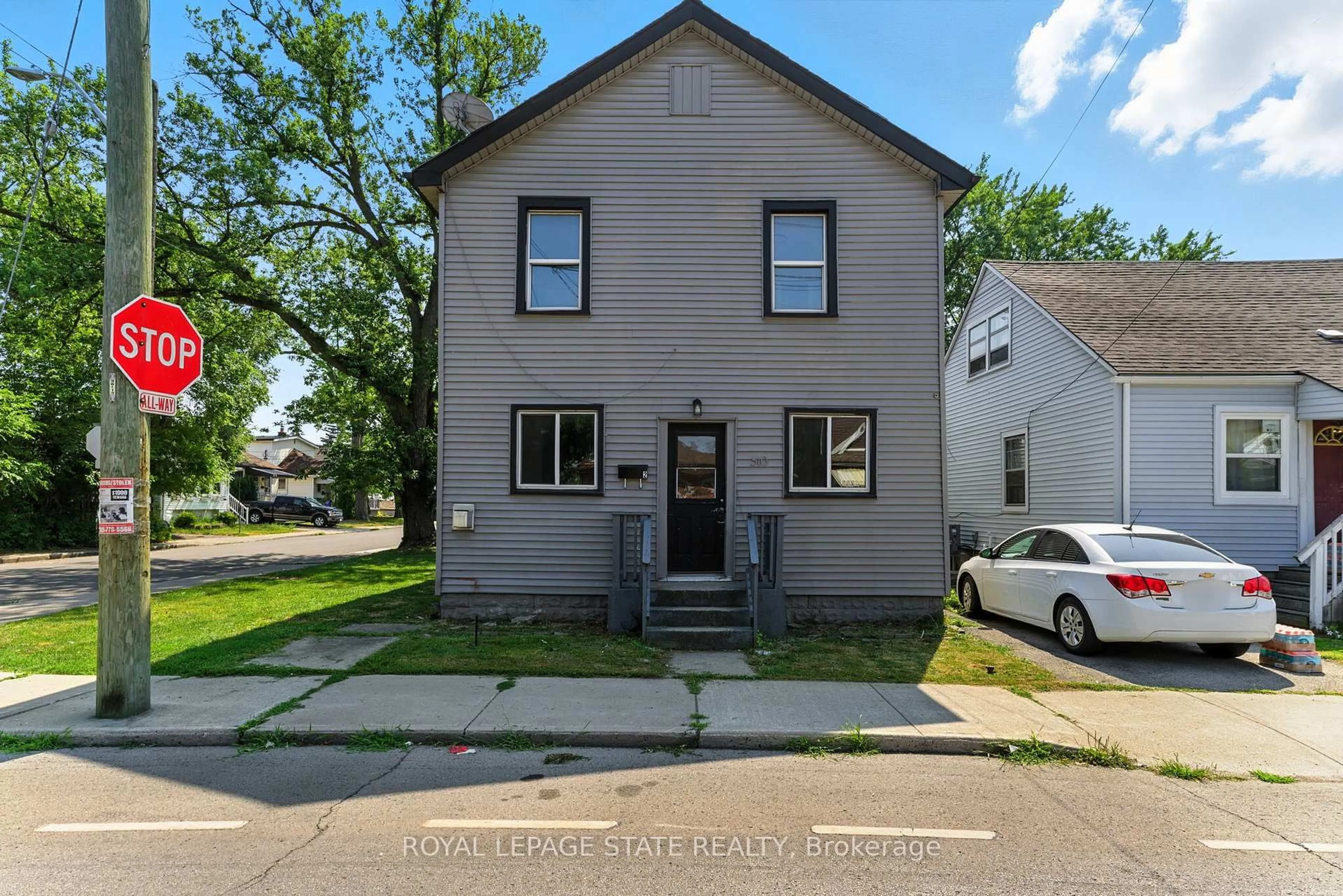 A pic from outside/outdoor area/front of a property/back of a property/a pic from drone, street for 510 Britannia Ave, Hamilton Ontario L8H 1Z6