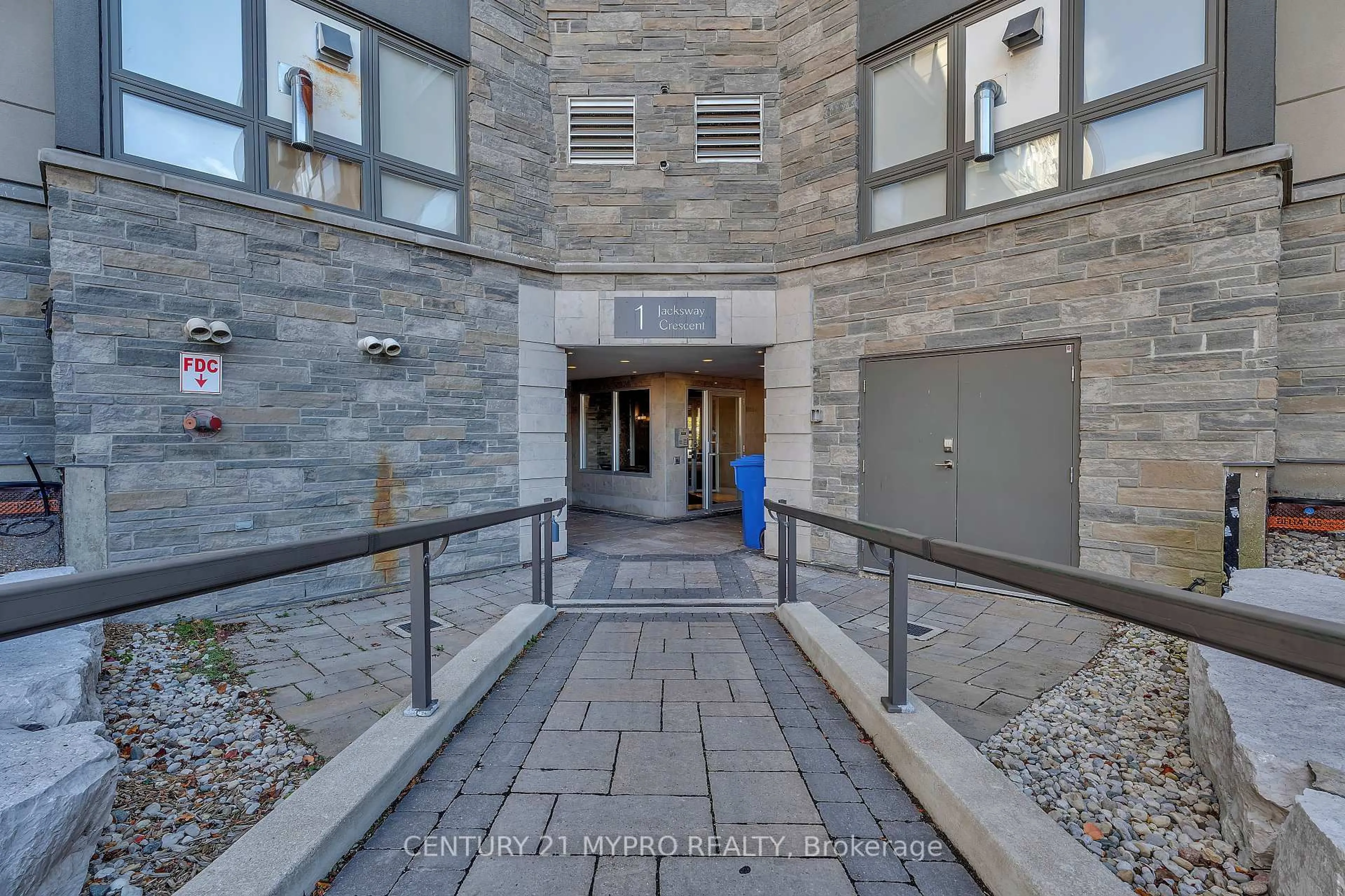 Indoor foyer for 1 Jacksway Cres #410, London North Ontario N5X 3T5