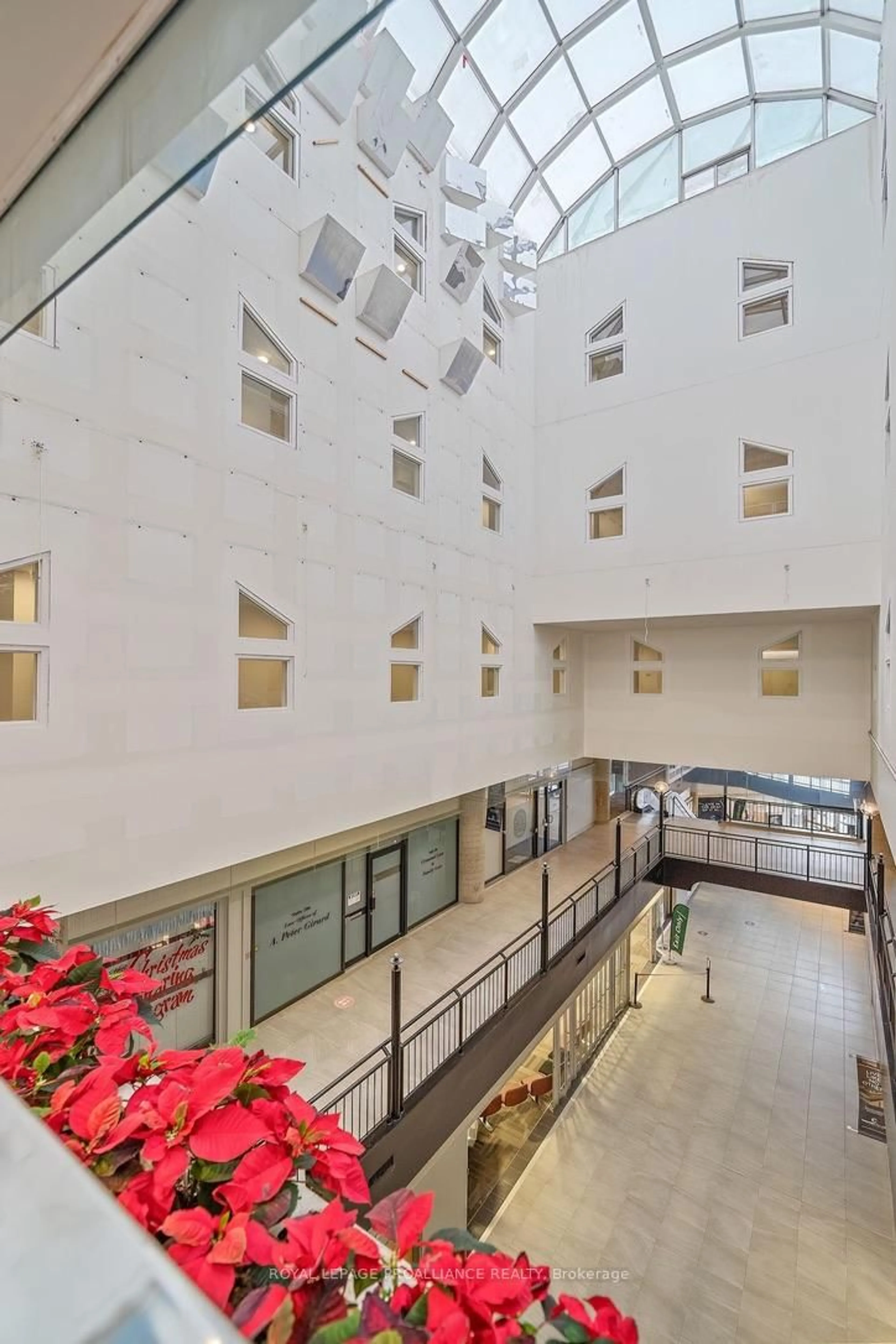 Indoor foyer for 199 Front St #514, Belleville Ontario K8N 5H5