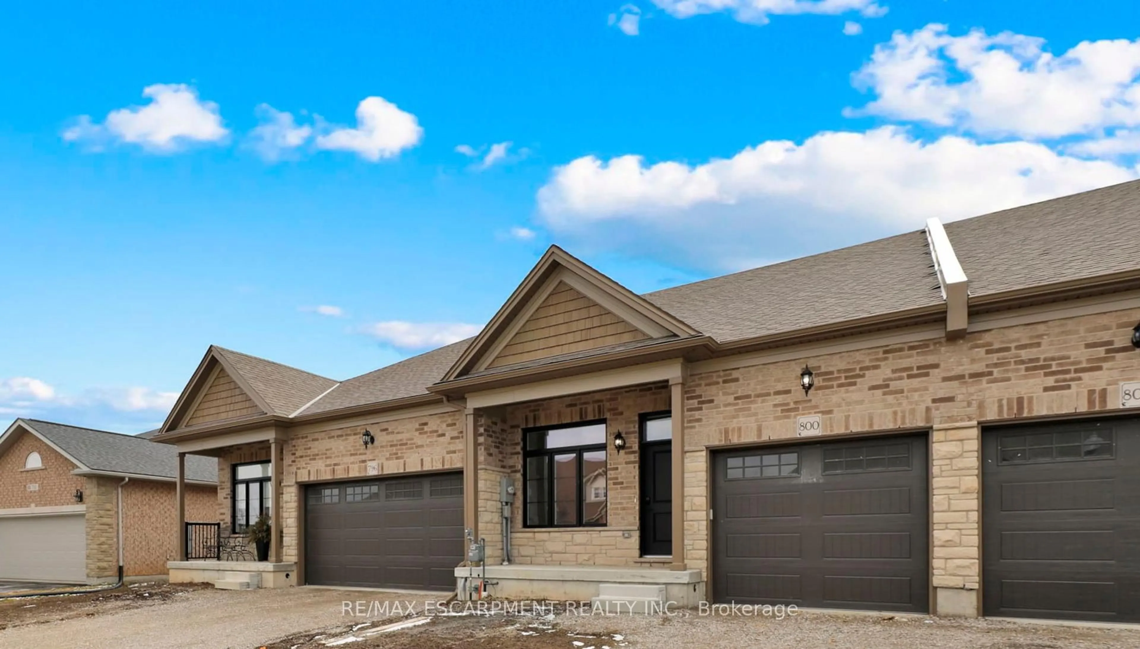 Home with brick exterior material, unknown for 800 Garden Court Cres, Woodstock Ontario N4T 0A3
