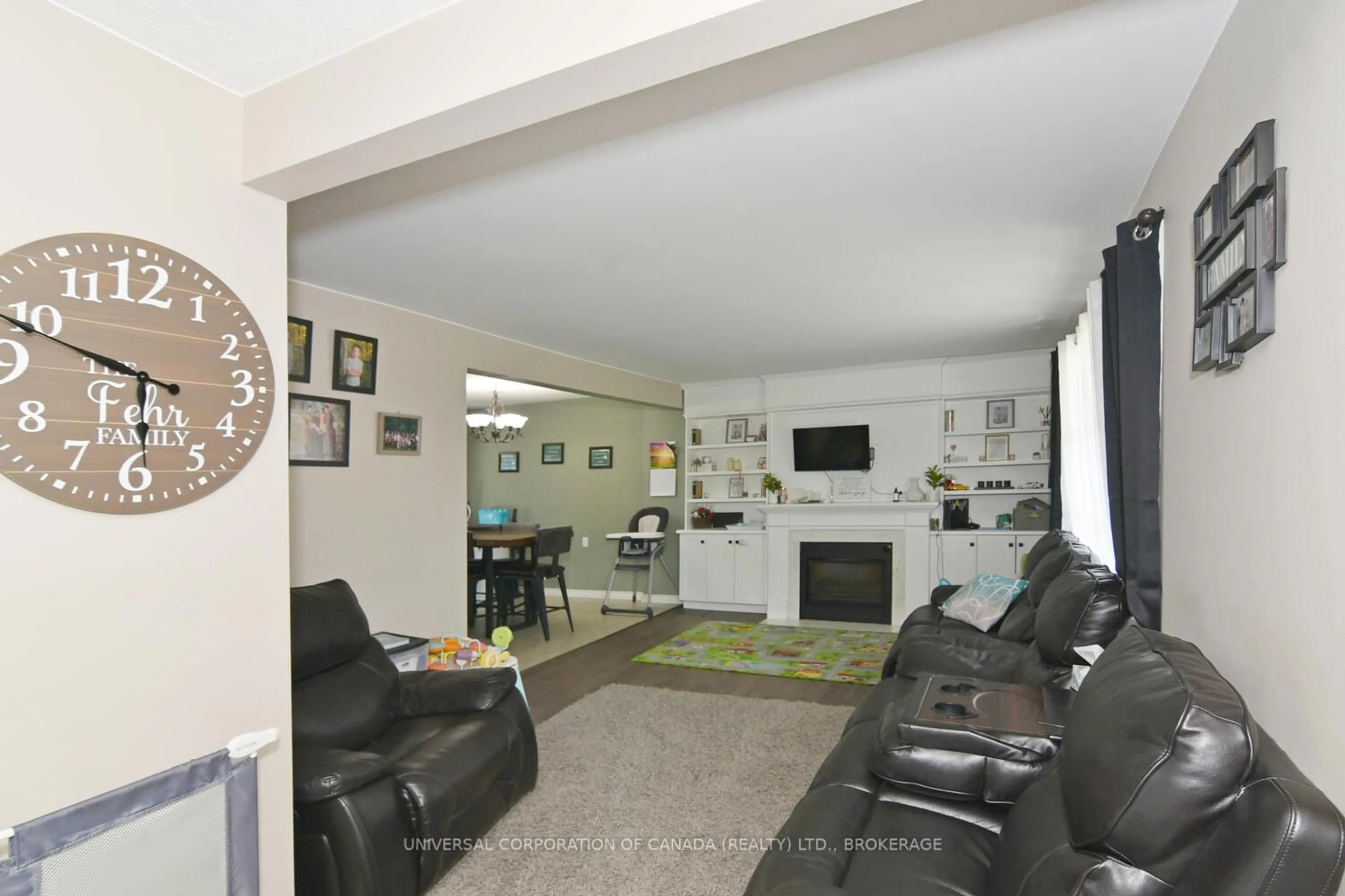 Living room with furniture, unknown for 8467 Imperial Rd, Malahide Ontario N5H 2R2