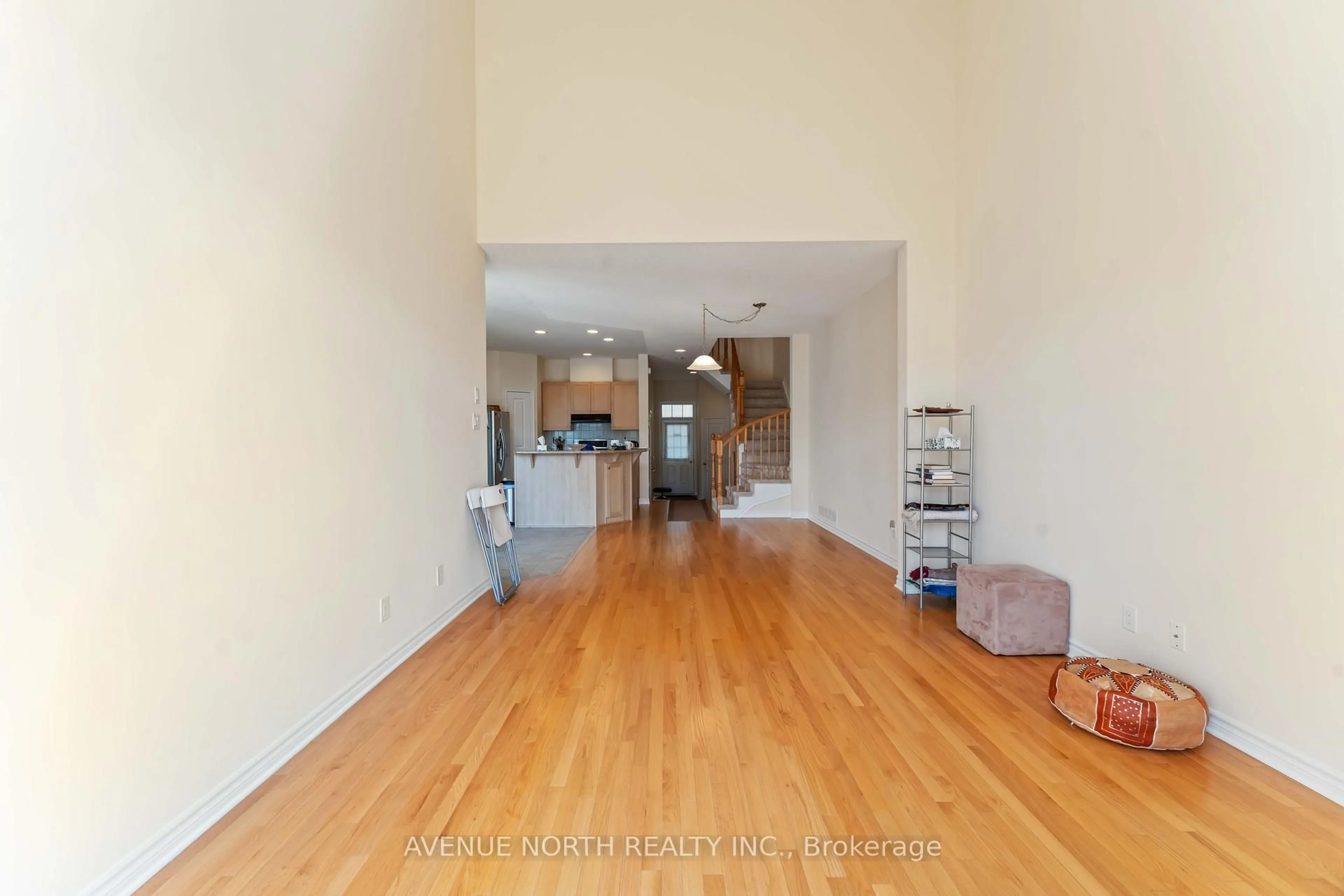 Indoor foyer for 241 Waymark Cres, Ottawa Ontario K2M 0A6