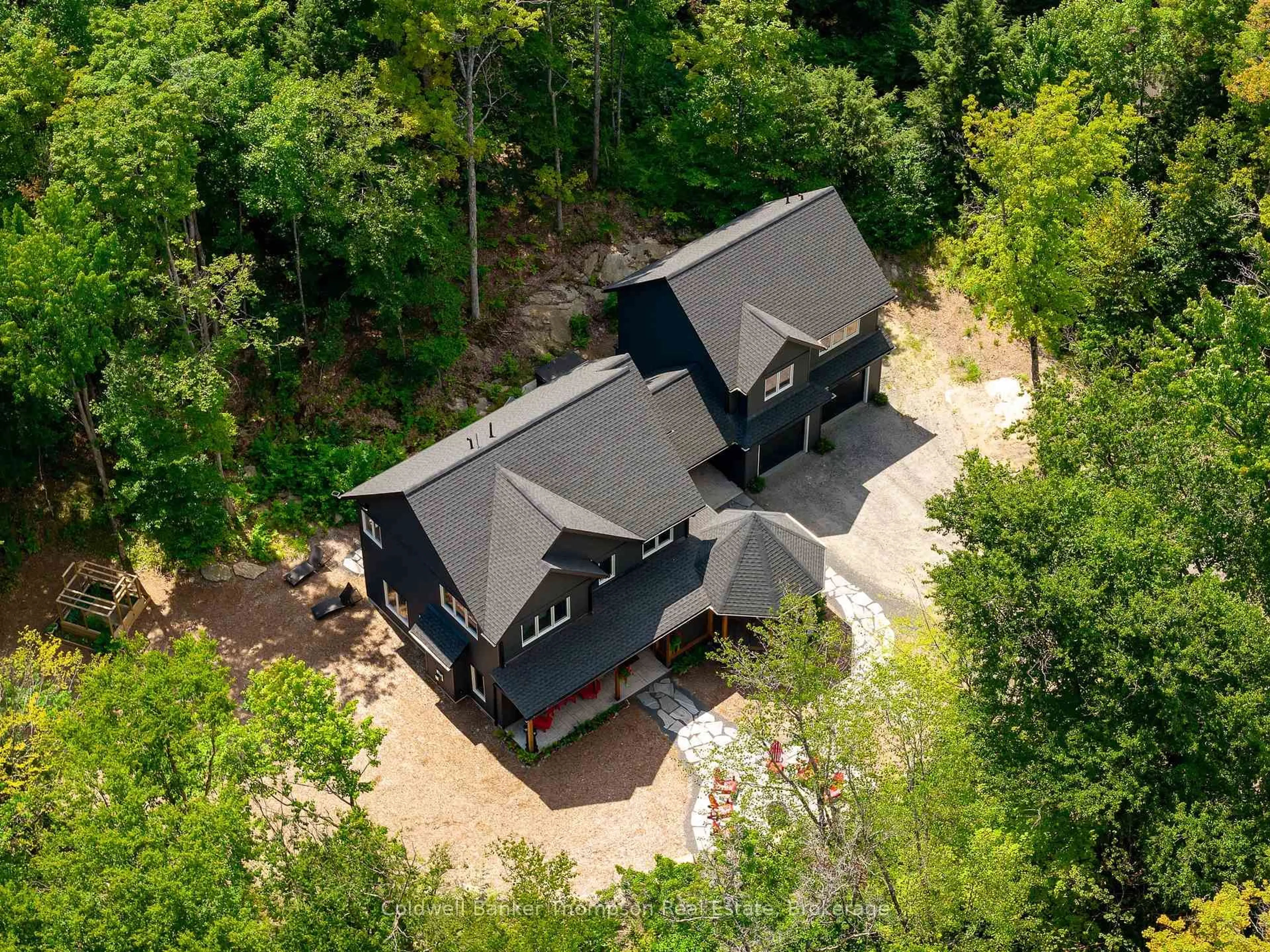 A pic from outside/outdoor area/front of a property/back of a property/a pic from drone, unknown for 4620 Aspdin Rd, Muskoka Lakes Ontario P0C 1J0