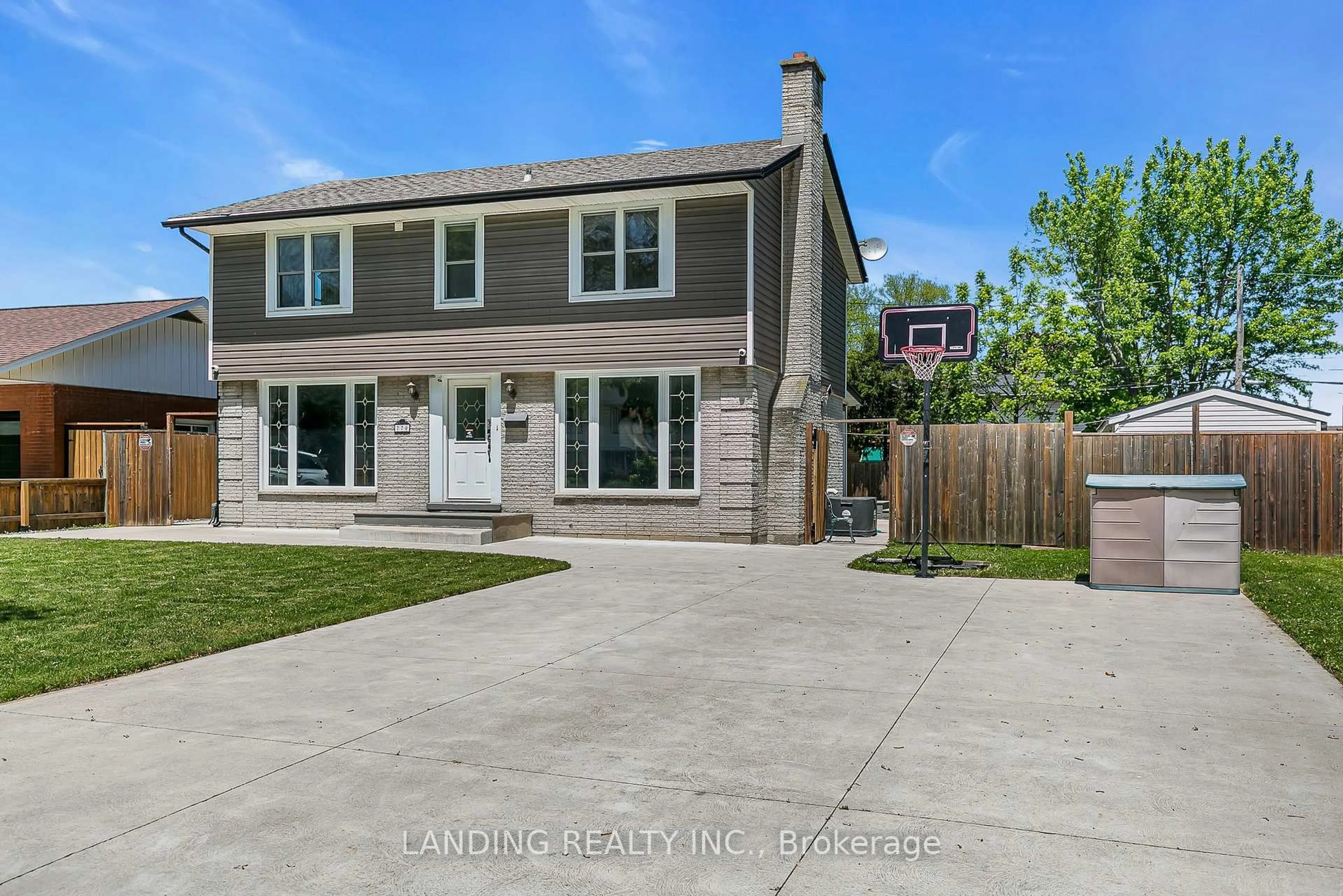 Unknown for 770 Lynn St, Windsor Ontario N9G 1G7