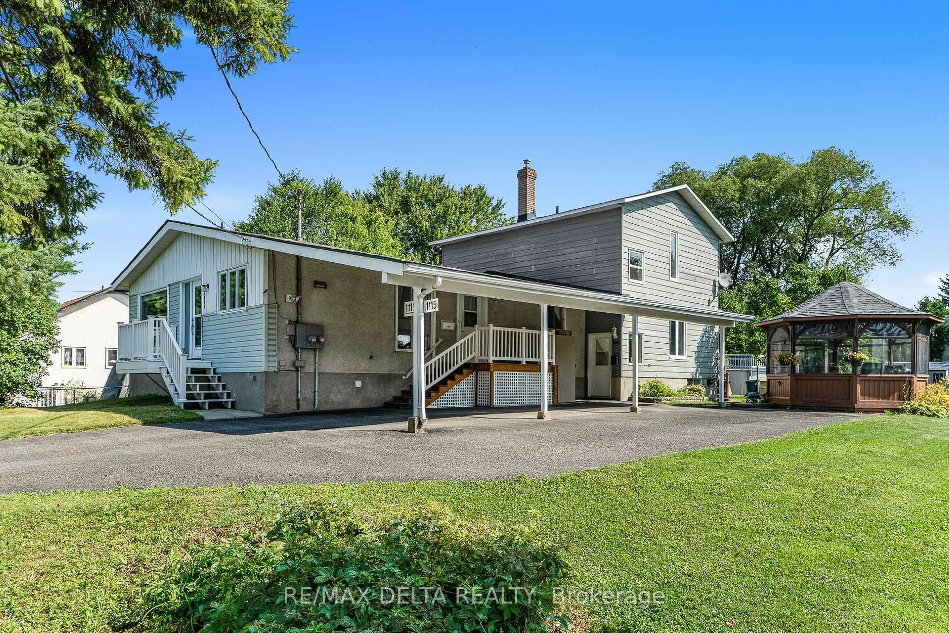 A pic from outside/outdoor area/front of a property/back of a property/a pic from drone, unknown for 1115 Cholette Cres, Orleans Ontario K1C 1T4