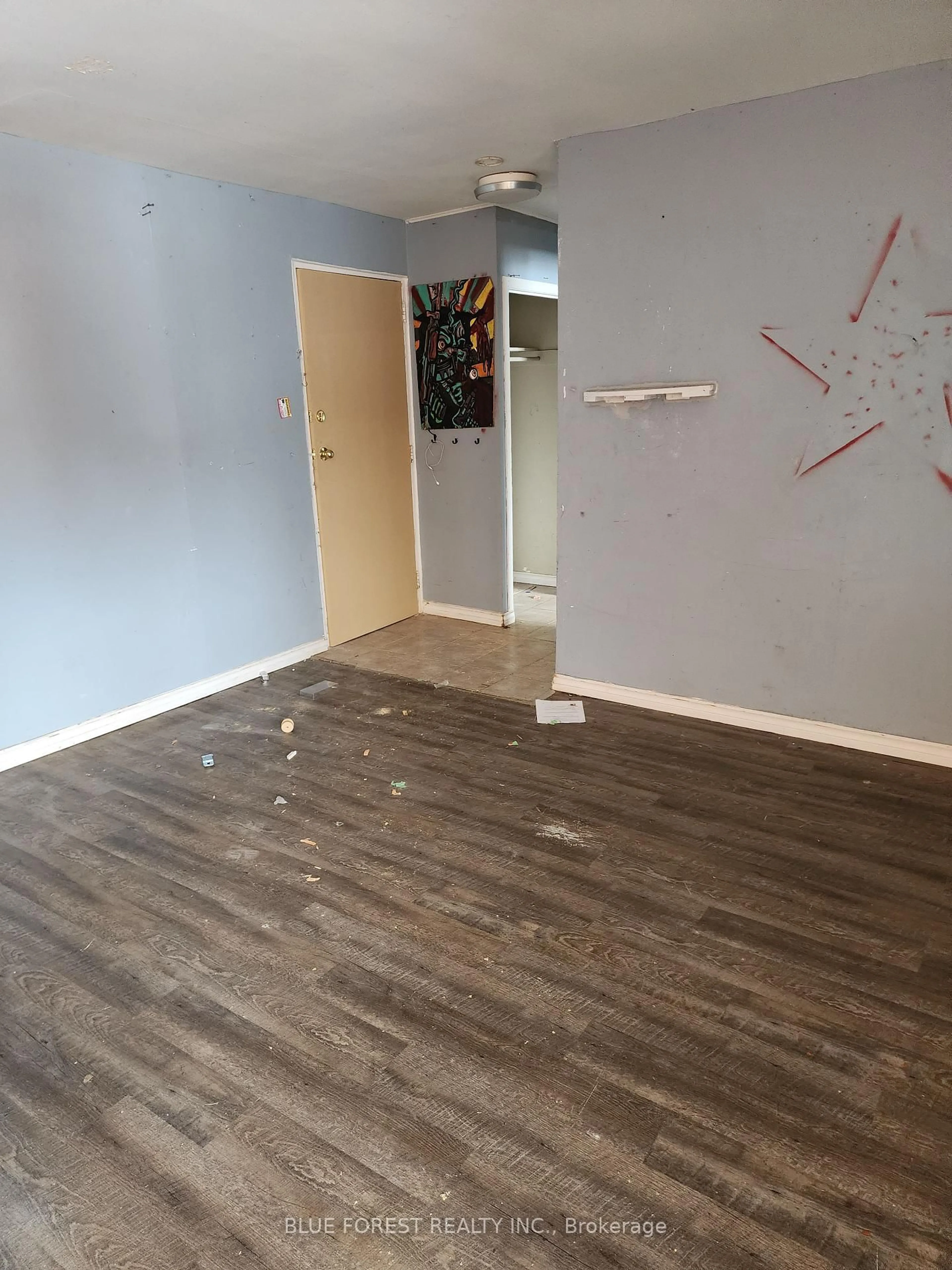 A pic of a room for 1172 Hamilton Rd #304, London East Ontario N5W 1A9