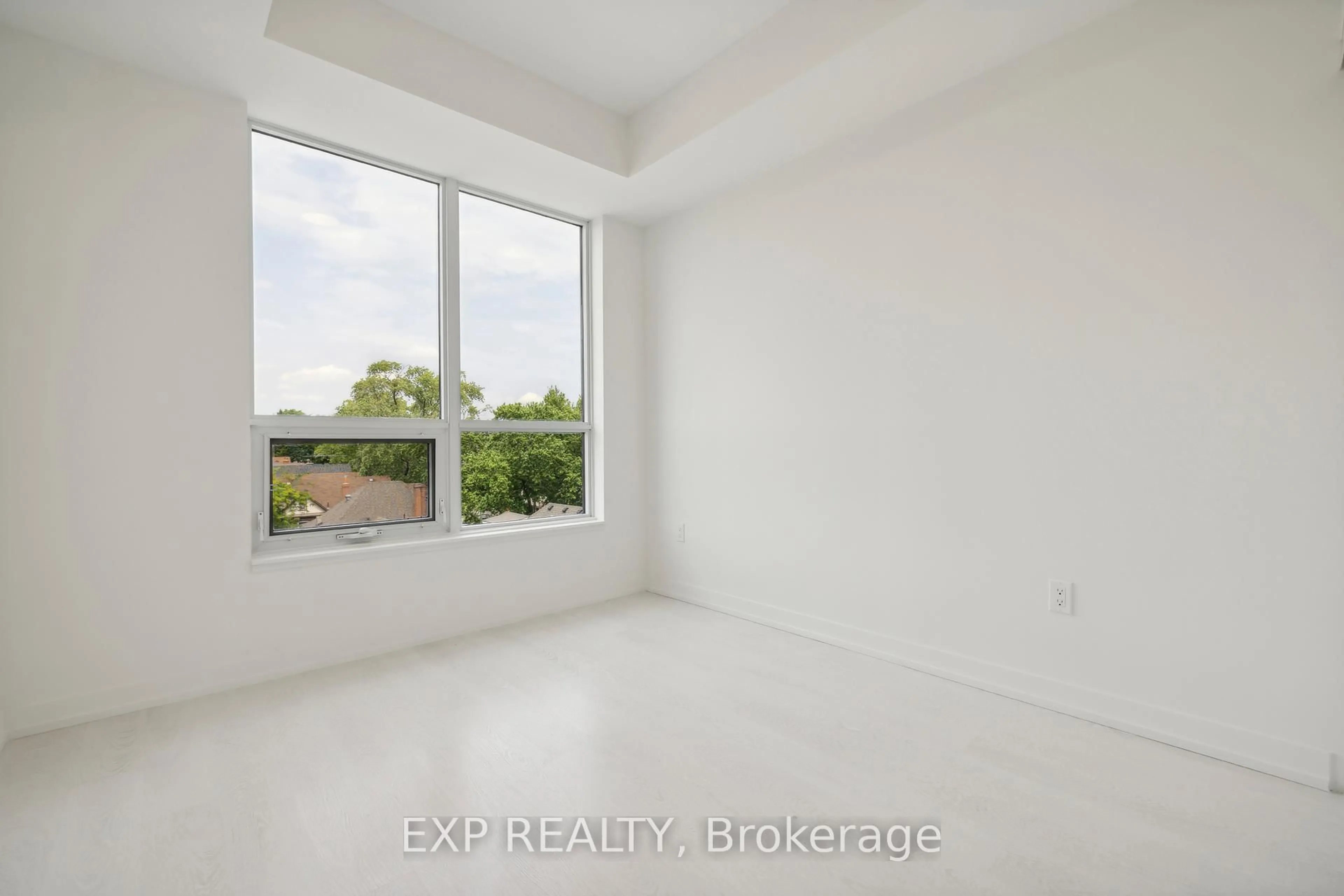 A pic of a room for 415 Main St #514, Hamilton Ontario L8P 0C9