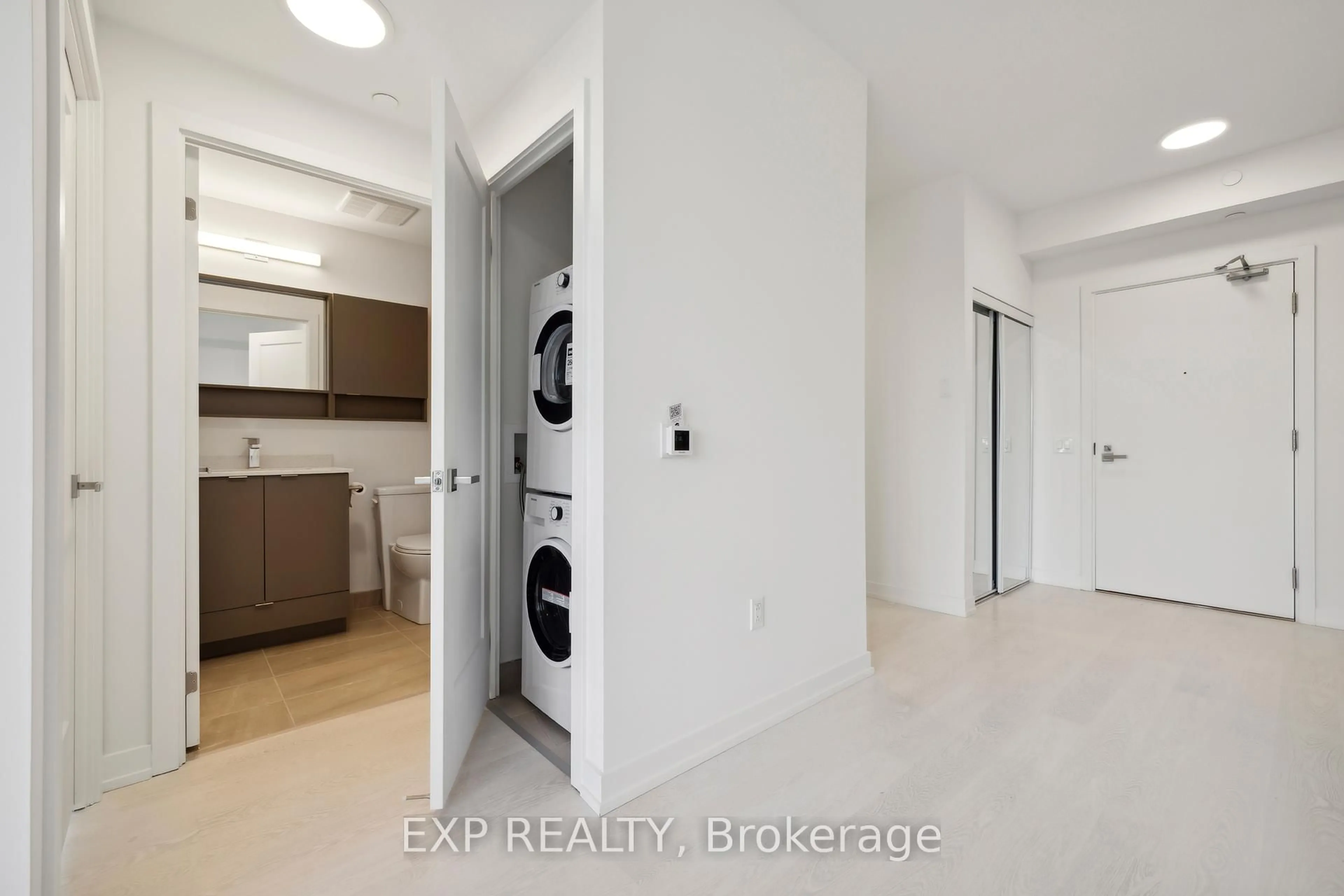 Laundry room for 415 Main St #514, Hamilton Ontario L8P 0C9