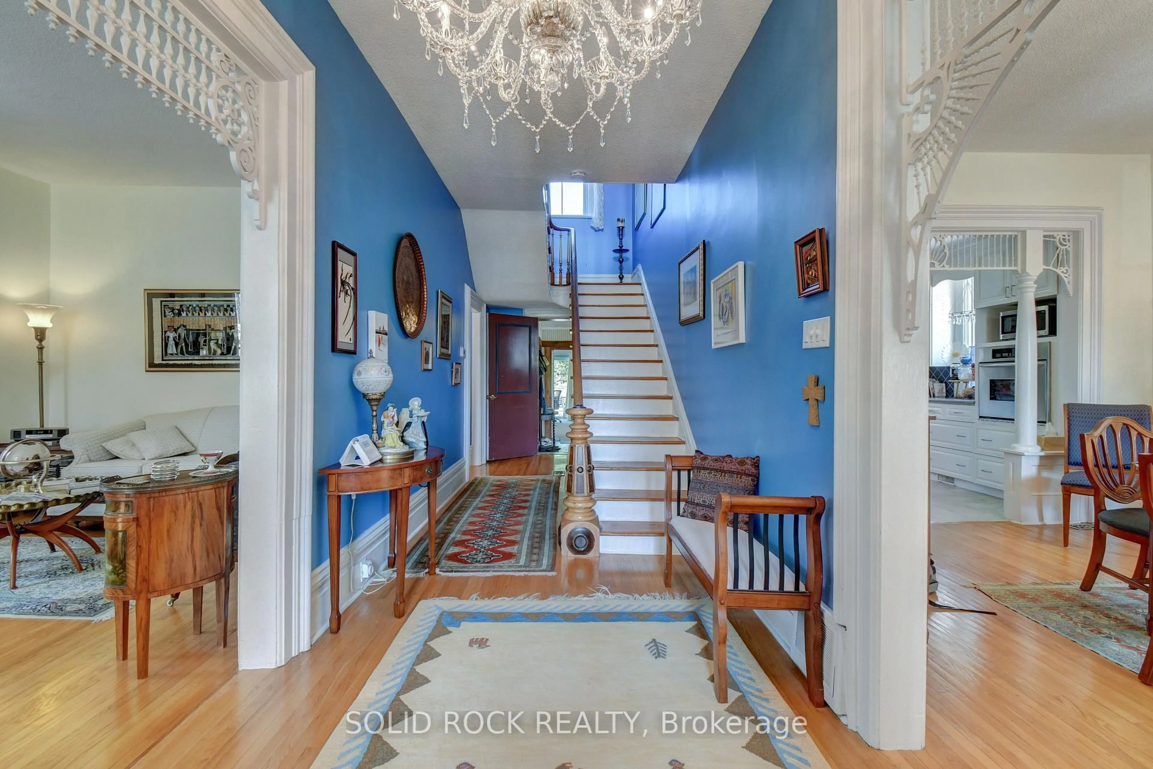 Indoor foyer for 188 Queen St, Trent Hills Ontario K0L 1L0