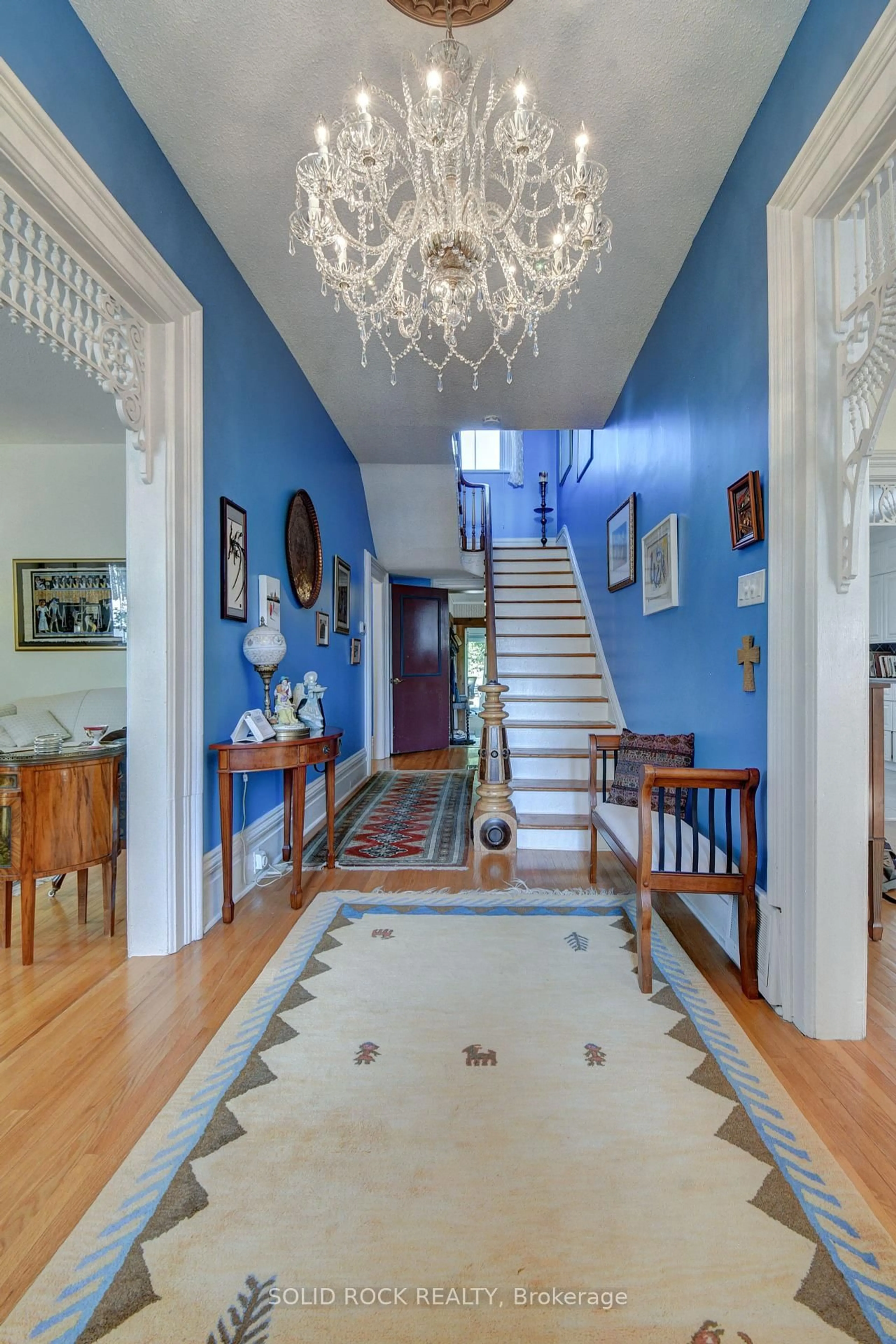 Indoor foyer for 188 Queen St, Trent Hills Ontario K0L 1L0