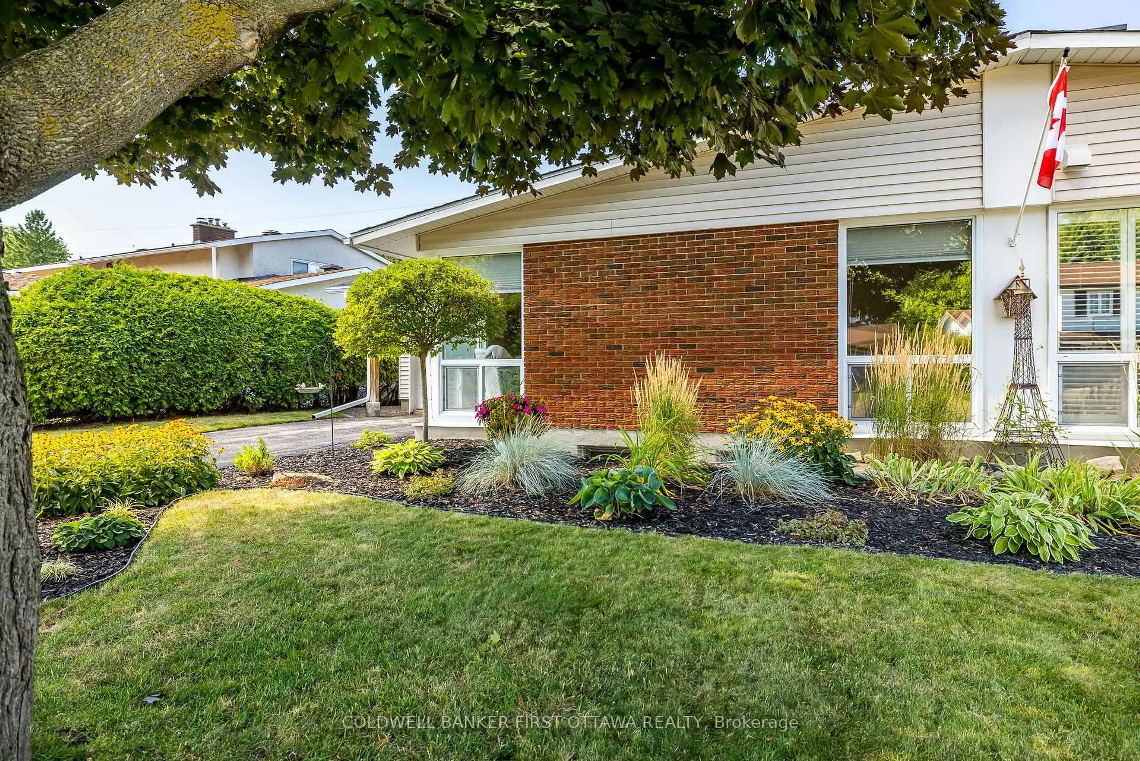 Home with brick exterior material, street for 48 DOWNSVIEW Cres, Ottawa Ontario K2G 0A5