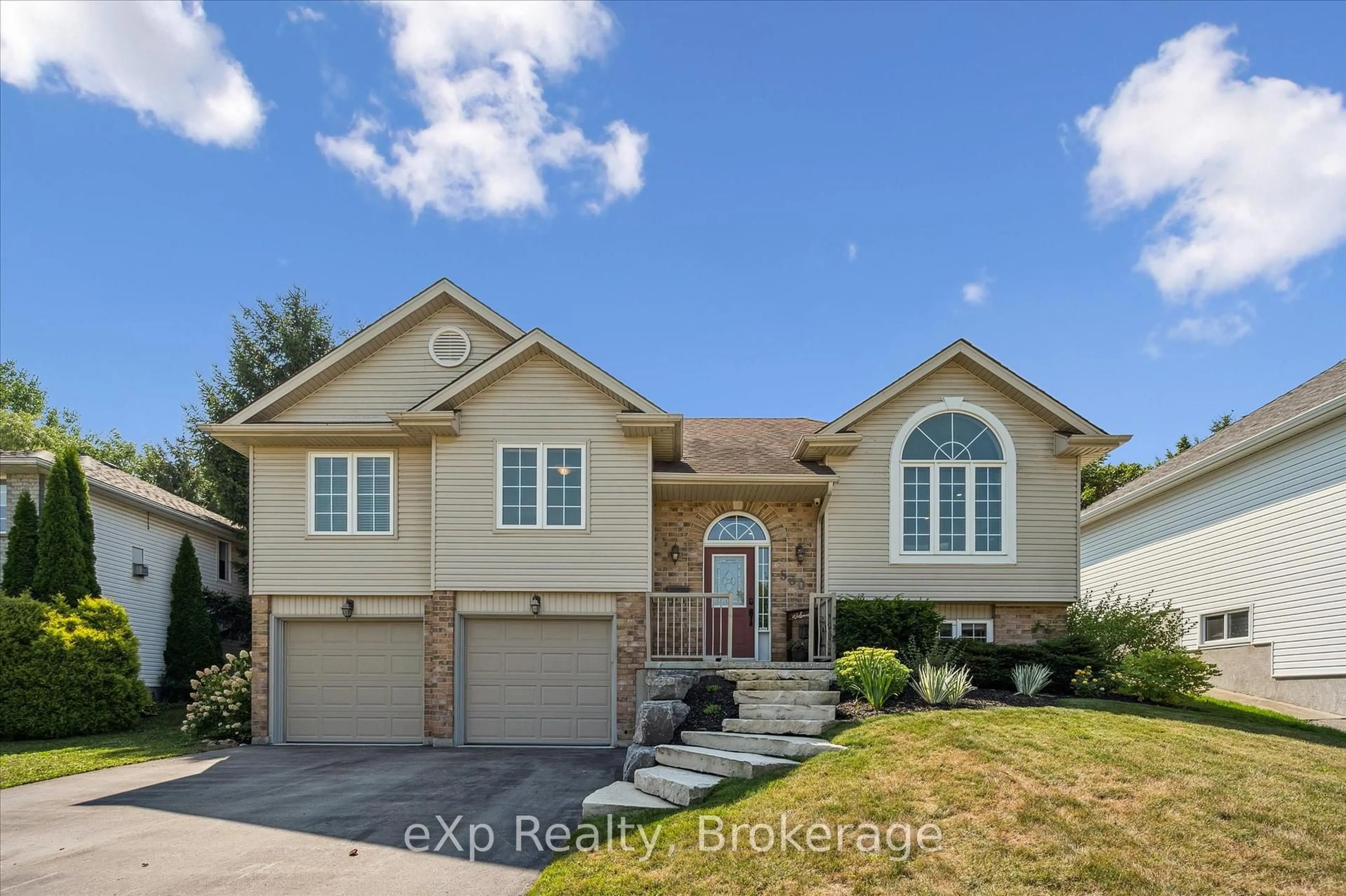 Home with vinyl exterior material, street for 530 Watt St, Centre Wellington Ontario N1M 3K4
