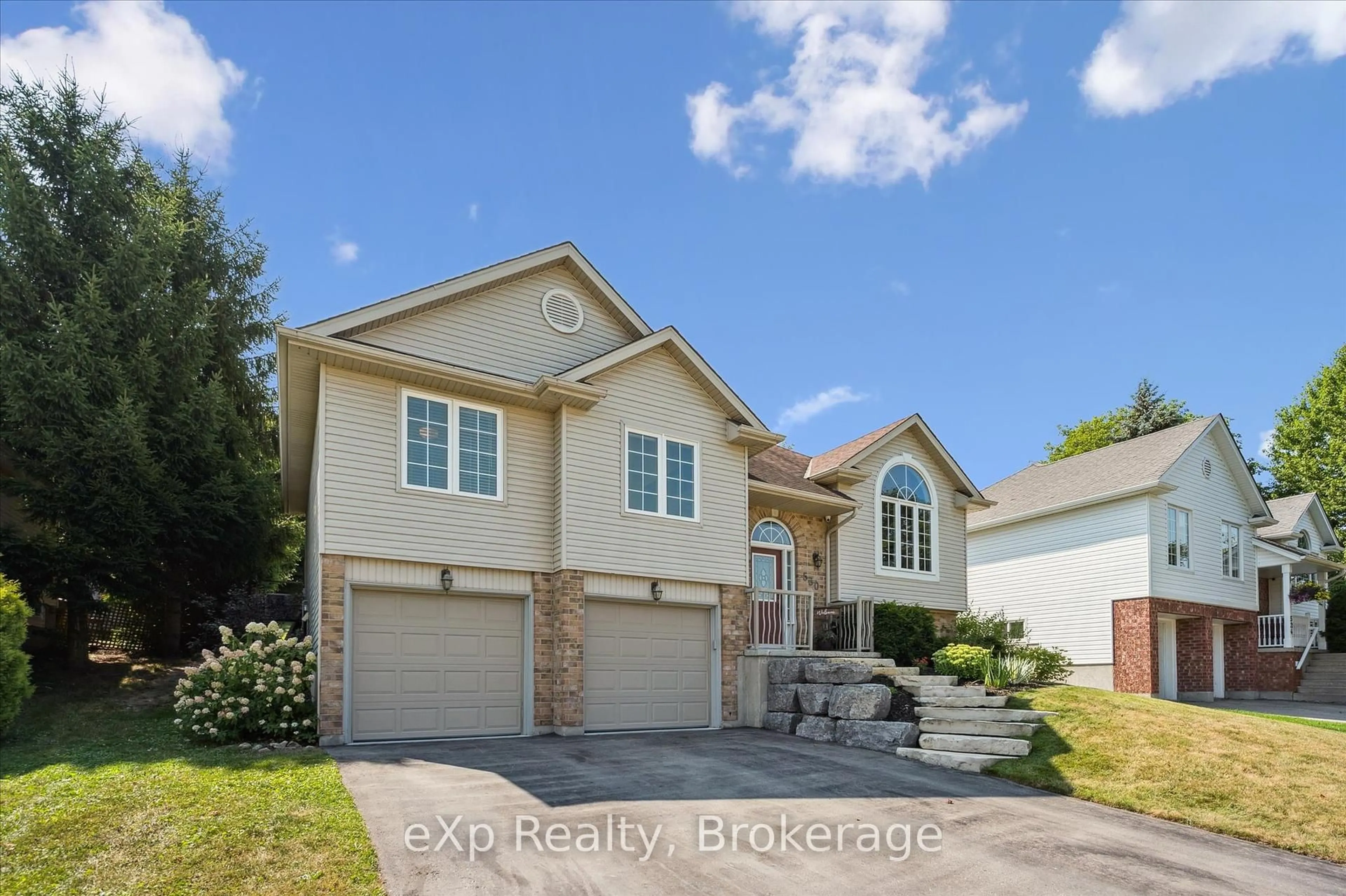 Home with vinyl exterior material, street for 530 Watt St, Centre Wellington Ontario N1M 3K4