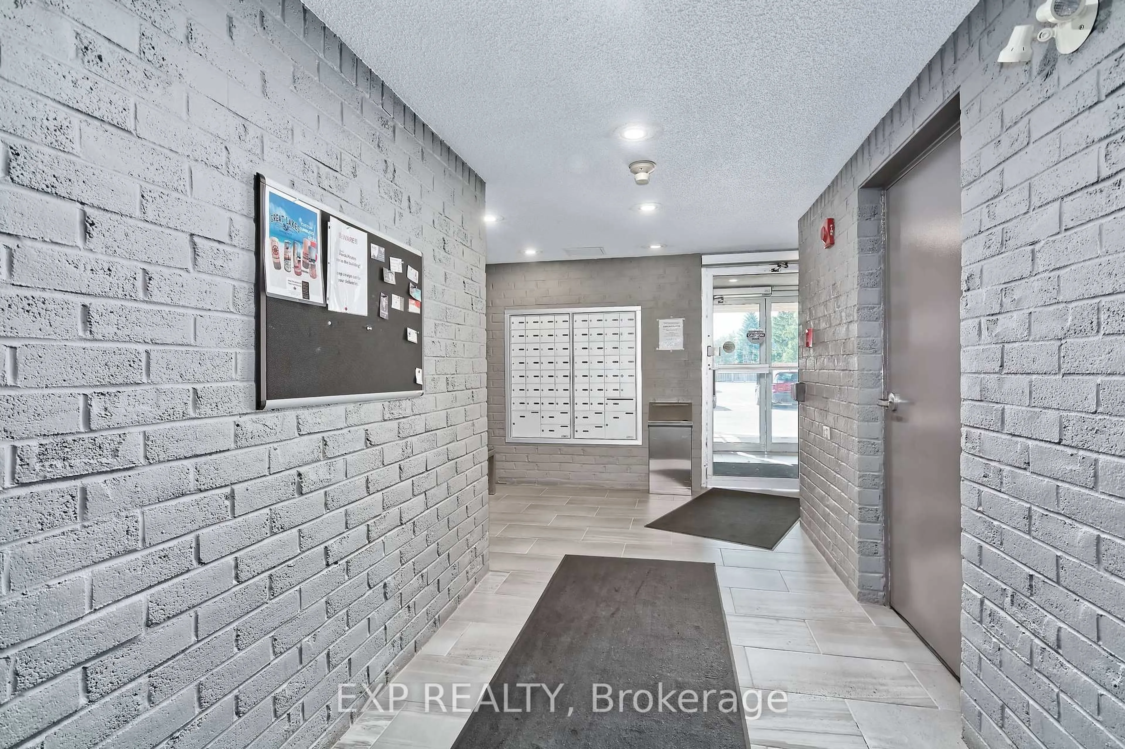 Indoor foyer for 144 Conway Dr #67, London South Ontario N6E 3N3