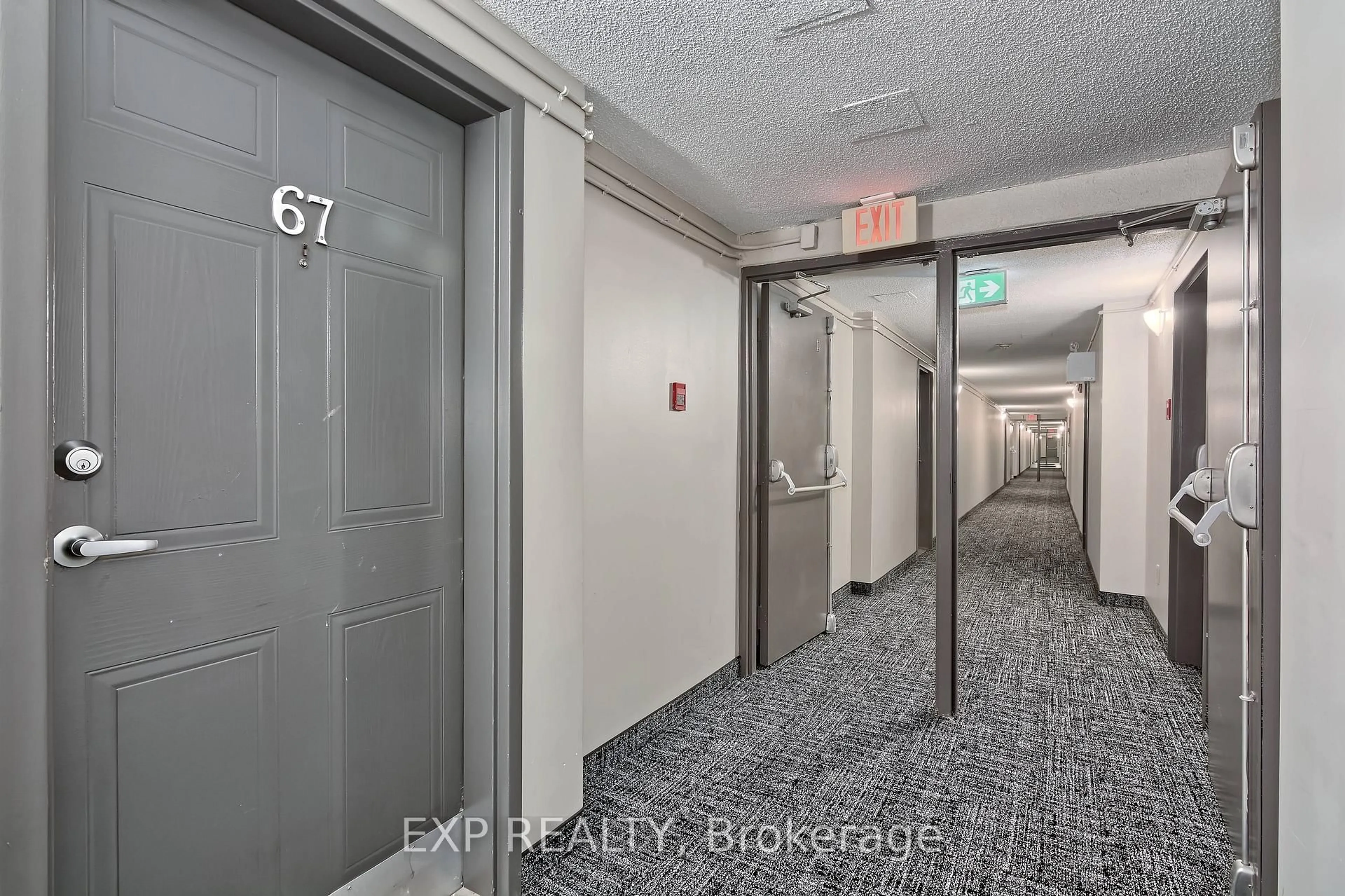 Indoor foyer for 144 Conway Dr #67, London South Ontario N6E 3N3