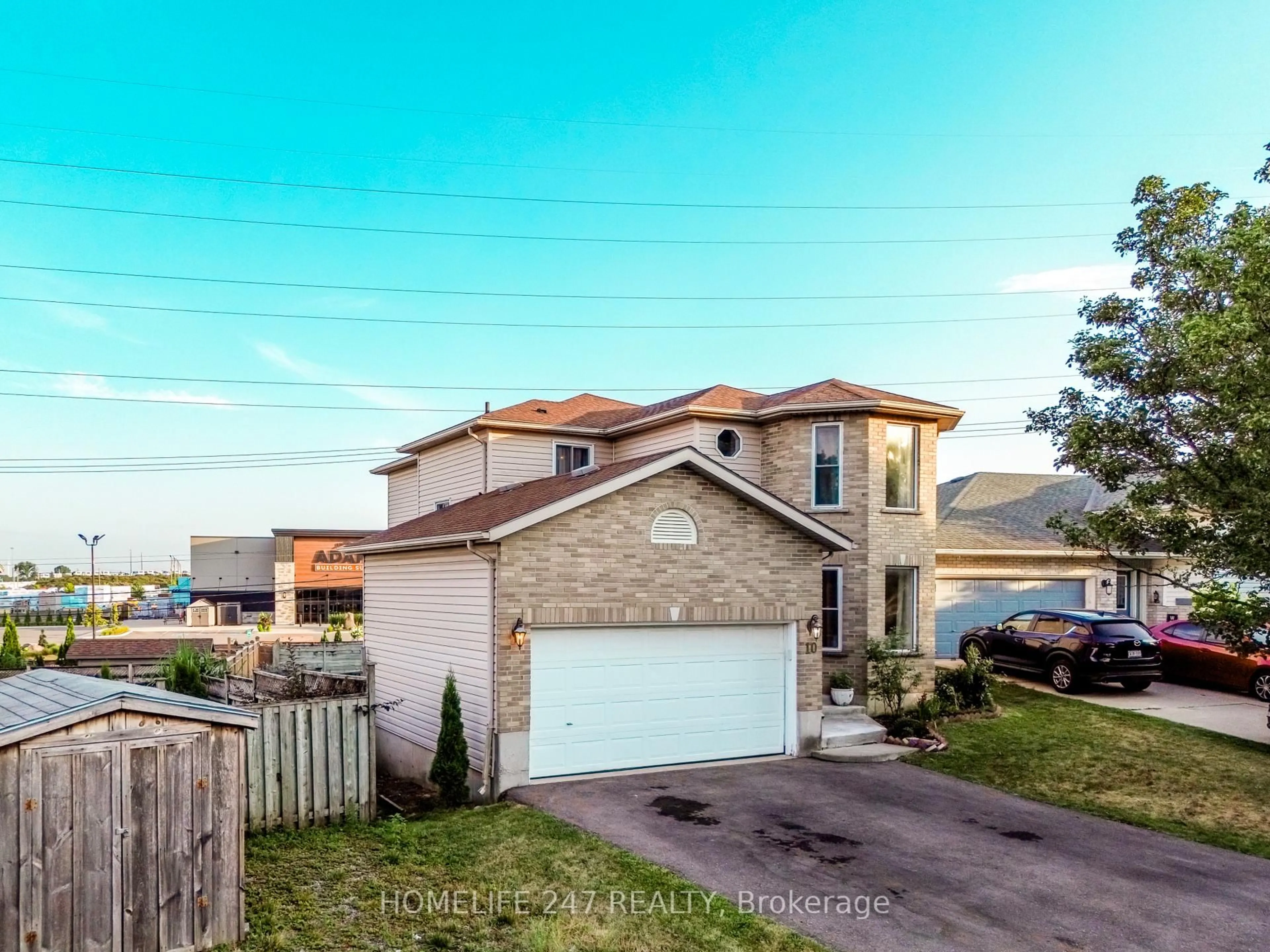 A pic from outside/outdoor area/front of a property/back of a property/a pic from drone, street for 10 Old Orchard Glen, Woodstock Ontario N4V 1G2