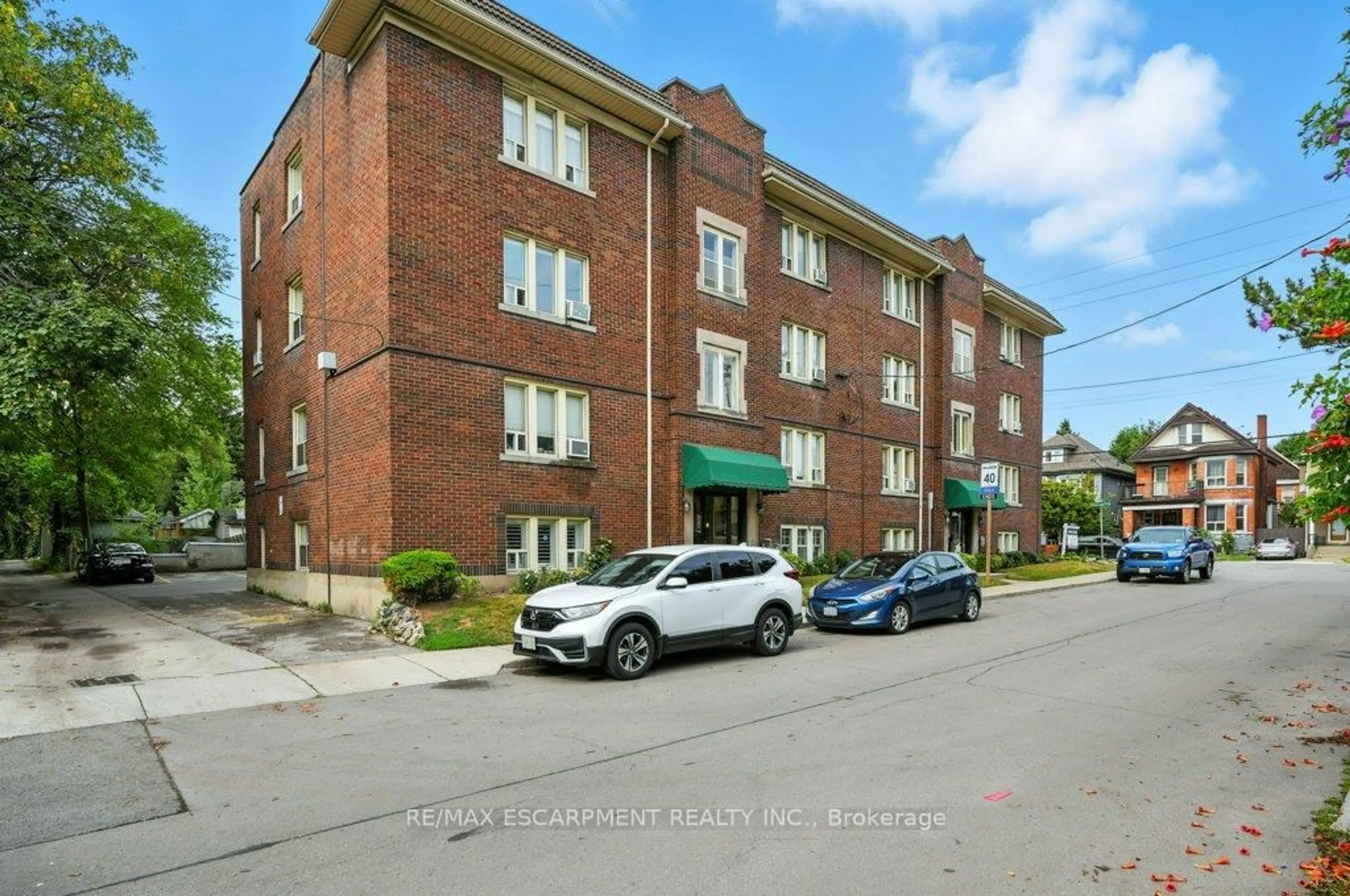 Unknown for 6 Vineland Ave #18, Hamilton Ontario L8M 1R4