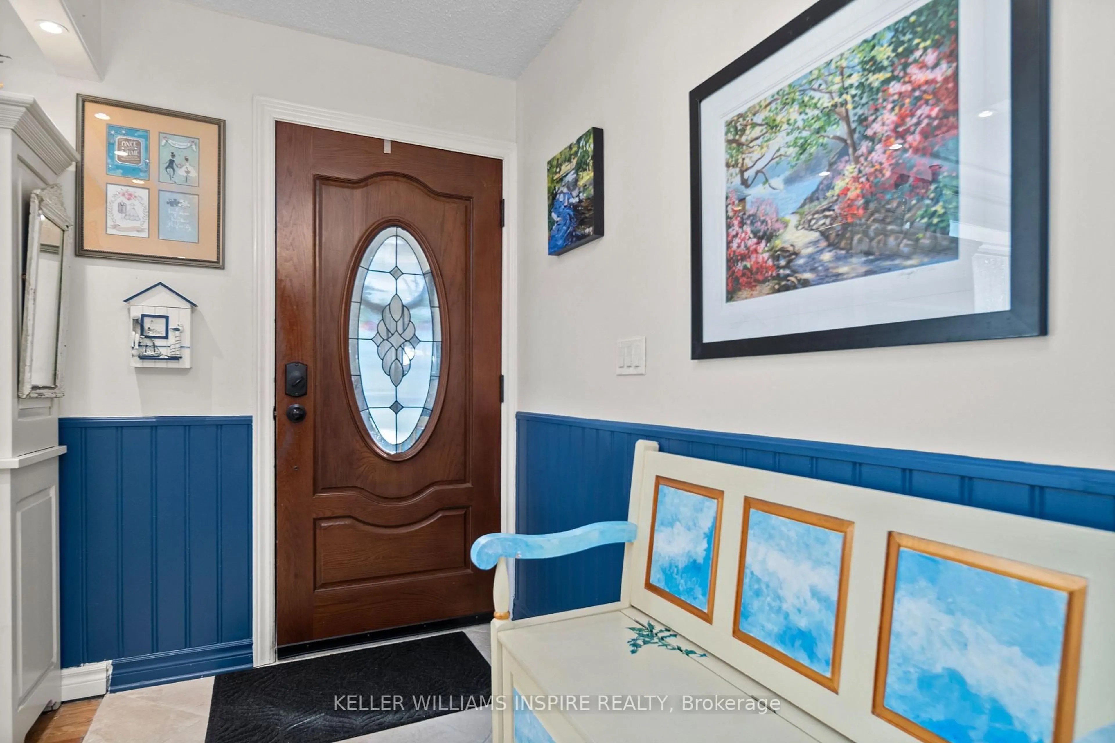 Indoor entryway for 175 Sherman St, Kingston Ontario K7M 4G9