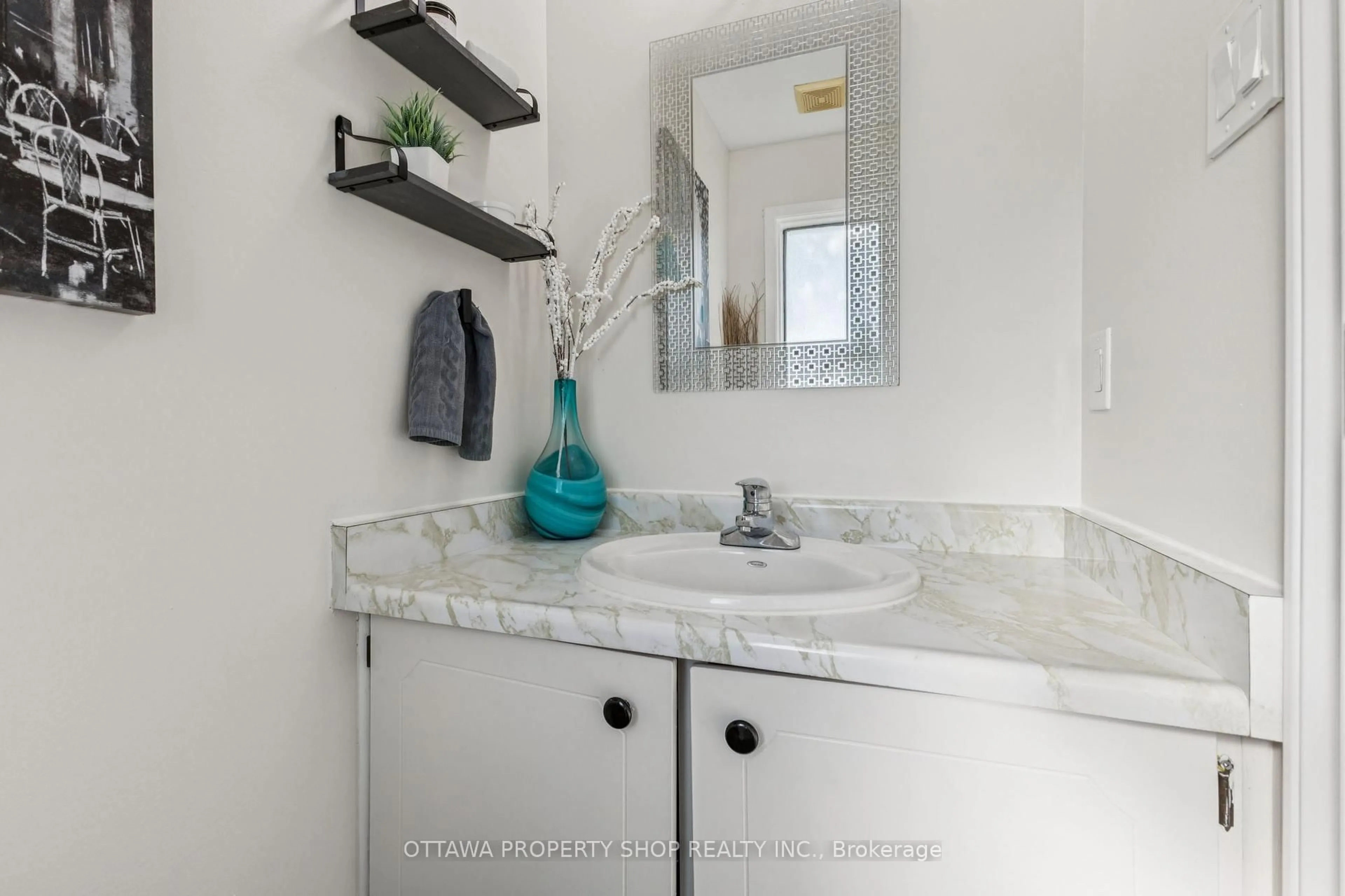 Standard bathroom, ceramic/tile floor for 42A Woodvale Green, Ottawa Ontario K2G 4H4