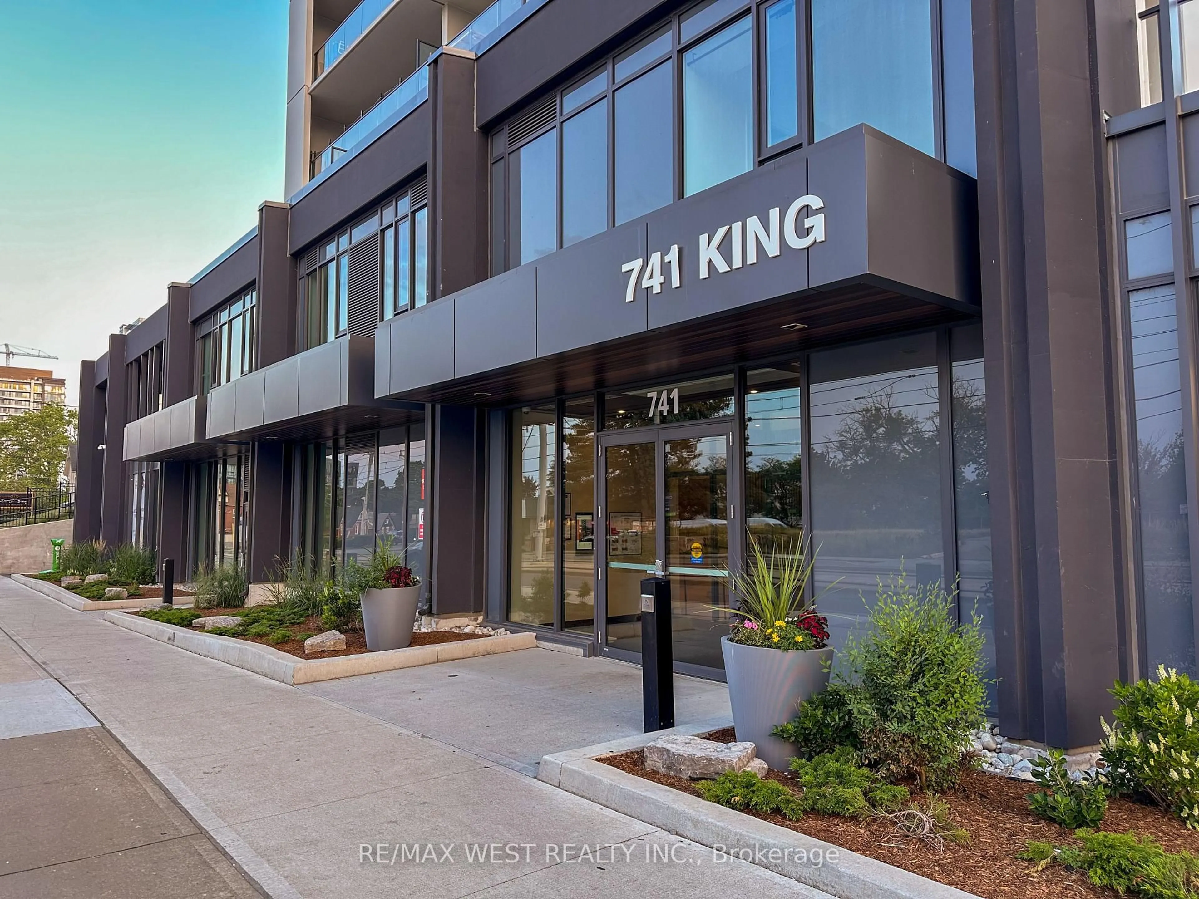 Unknown for 741 King St #812, Kitchener Ontario N2G 0E9
