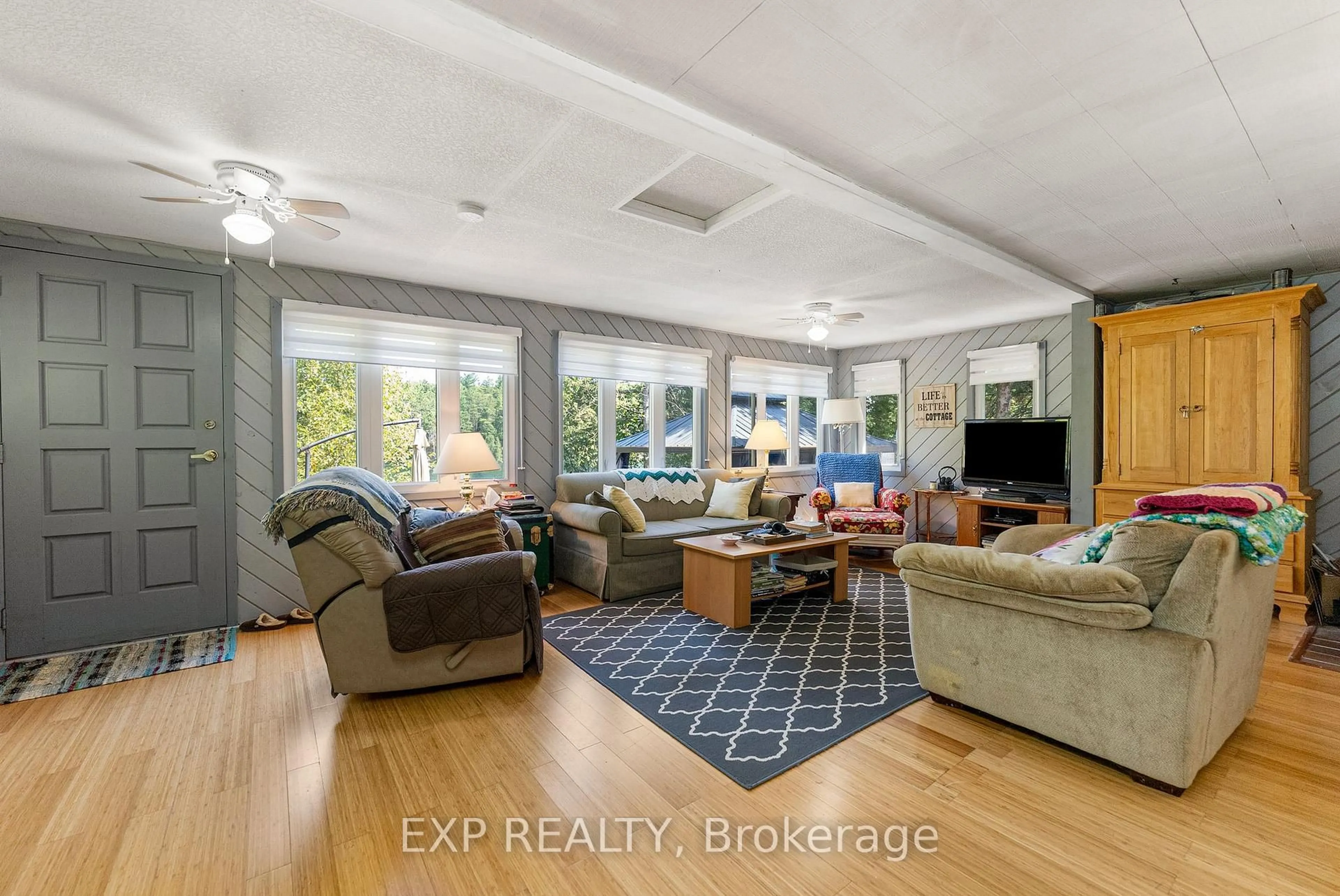 Living room with furniture, unknown for 26 Butternut Lane, Haley Station Ontario K0J 1Y0