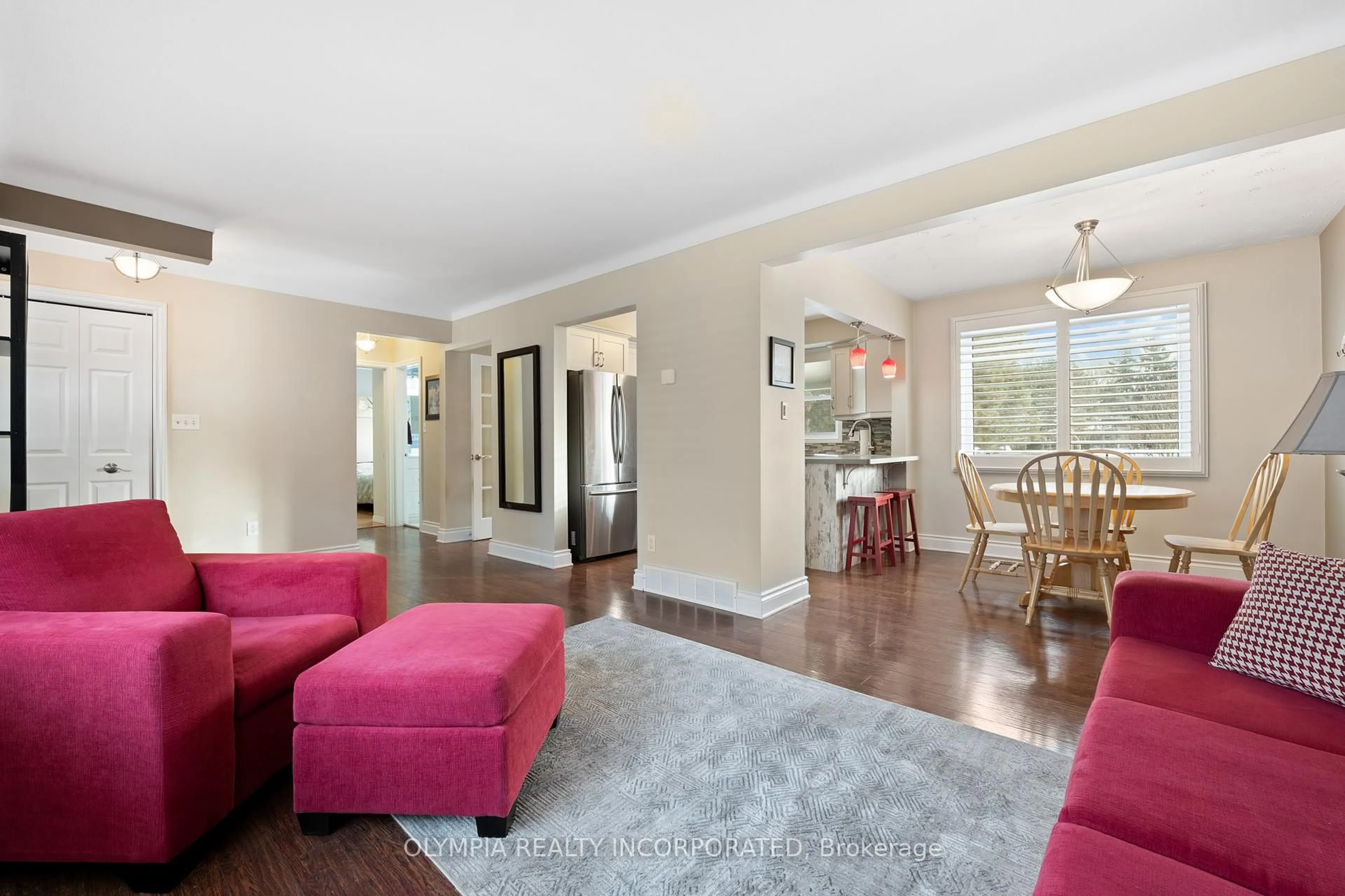 Living room with furniture, unknown for 4284 Briarwood Ave, Niagara Falls Ontario L2E 5W1