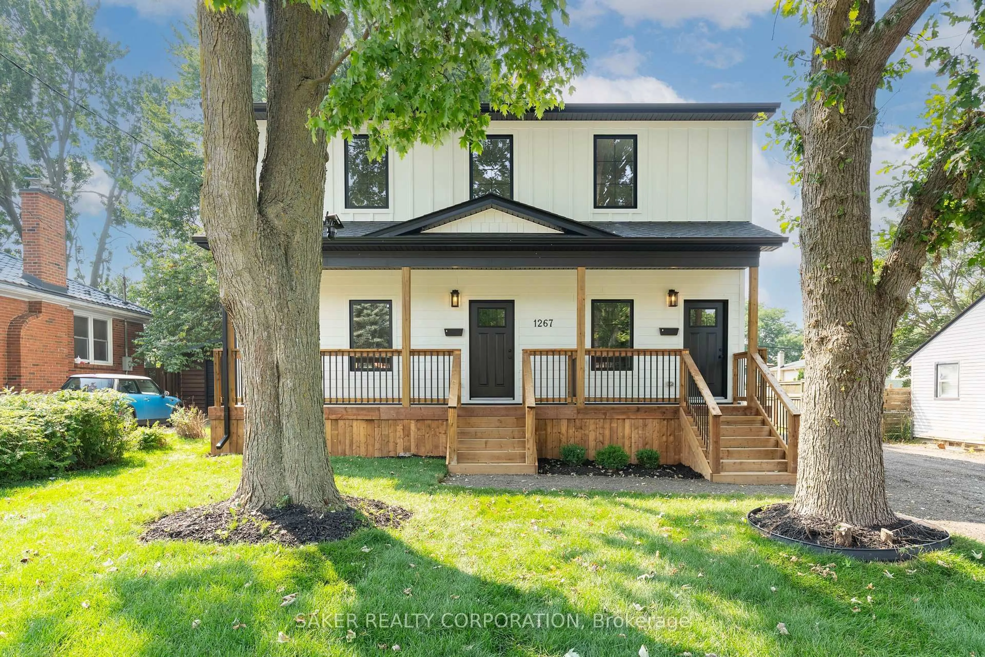 Home with vinyl exterior material, street for 1267 Hillcrest Ave, London East Ontario N5Y 4N3