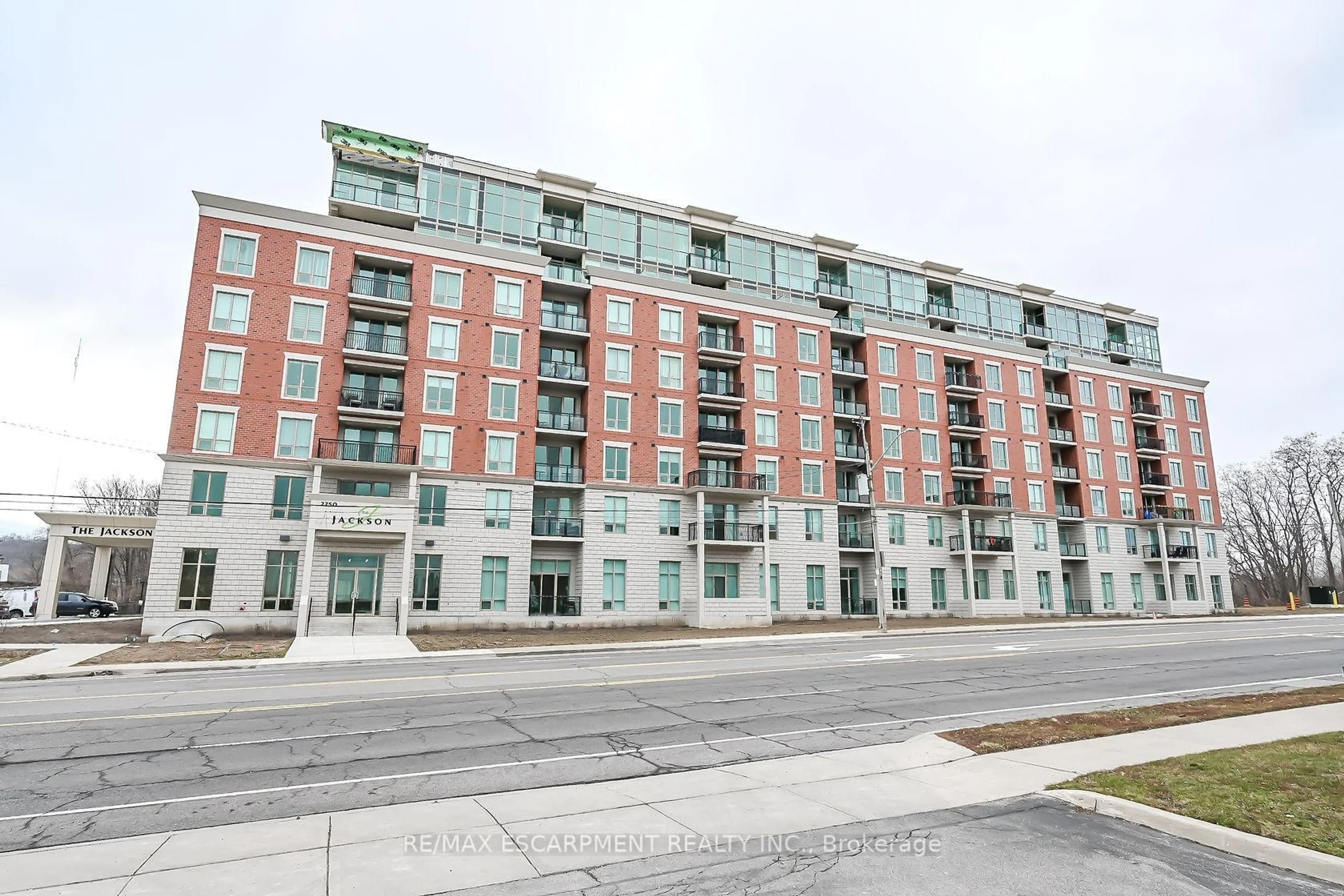 Patio, building for 2750 King St #706, Hamilton Ontario L8G 1J4