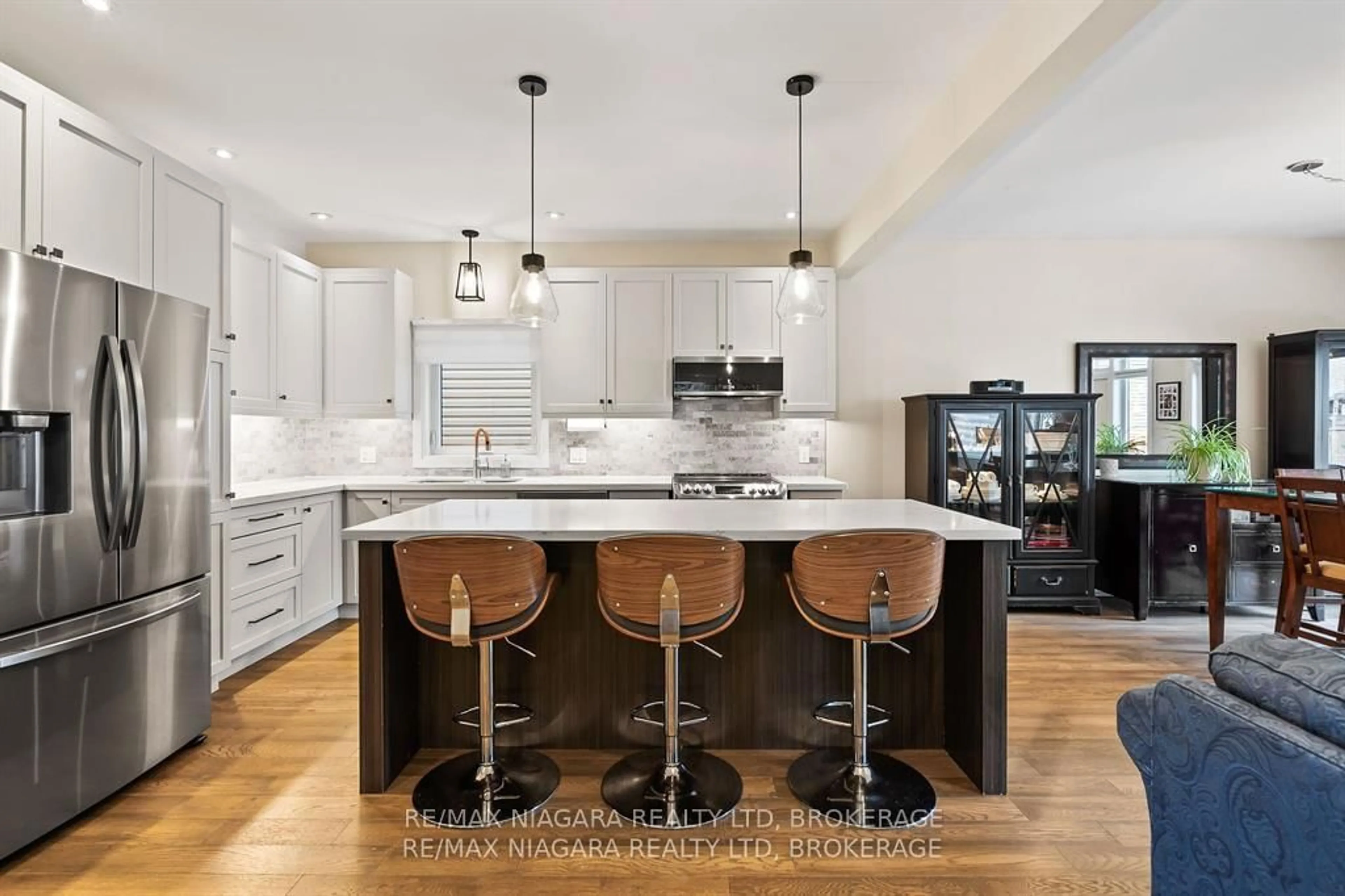 Contemporary kitchen, unknown for 77B BROADWAY, St. Catharines Ontario L2M 7Y3