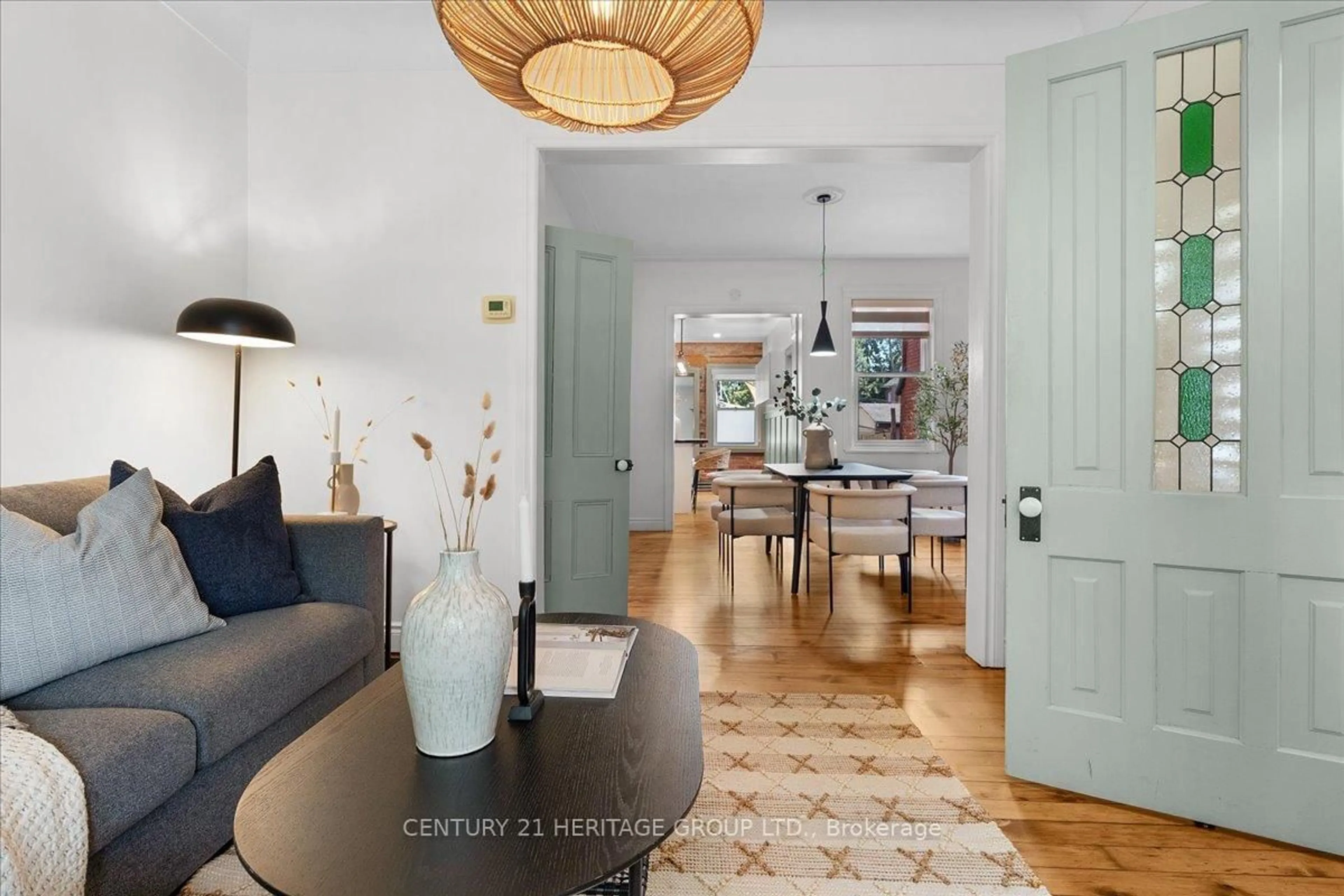 Indoor entryway for 40 Emerald St, Hamilton Ontario L8L 5K3
