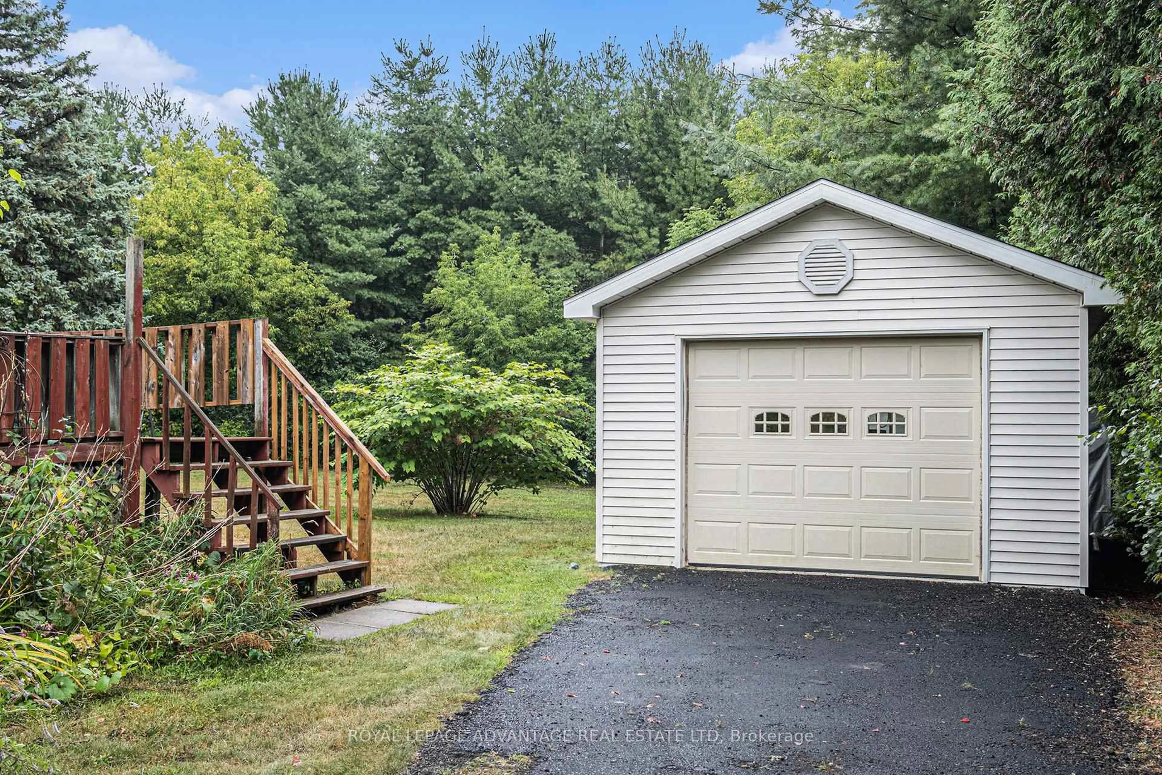 Indoor garage for 77 Golf Club Rd, Rideau Lakes Ontario K7A 4S5